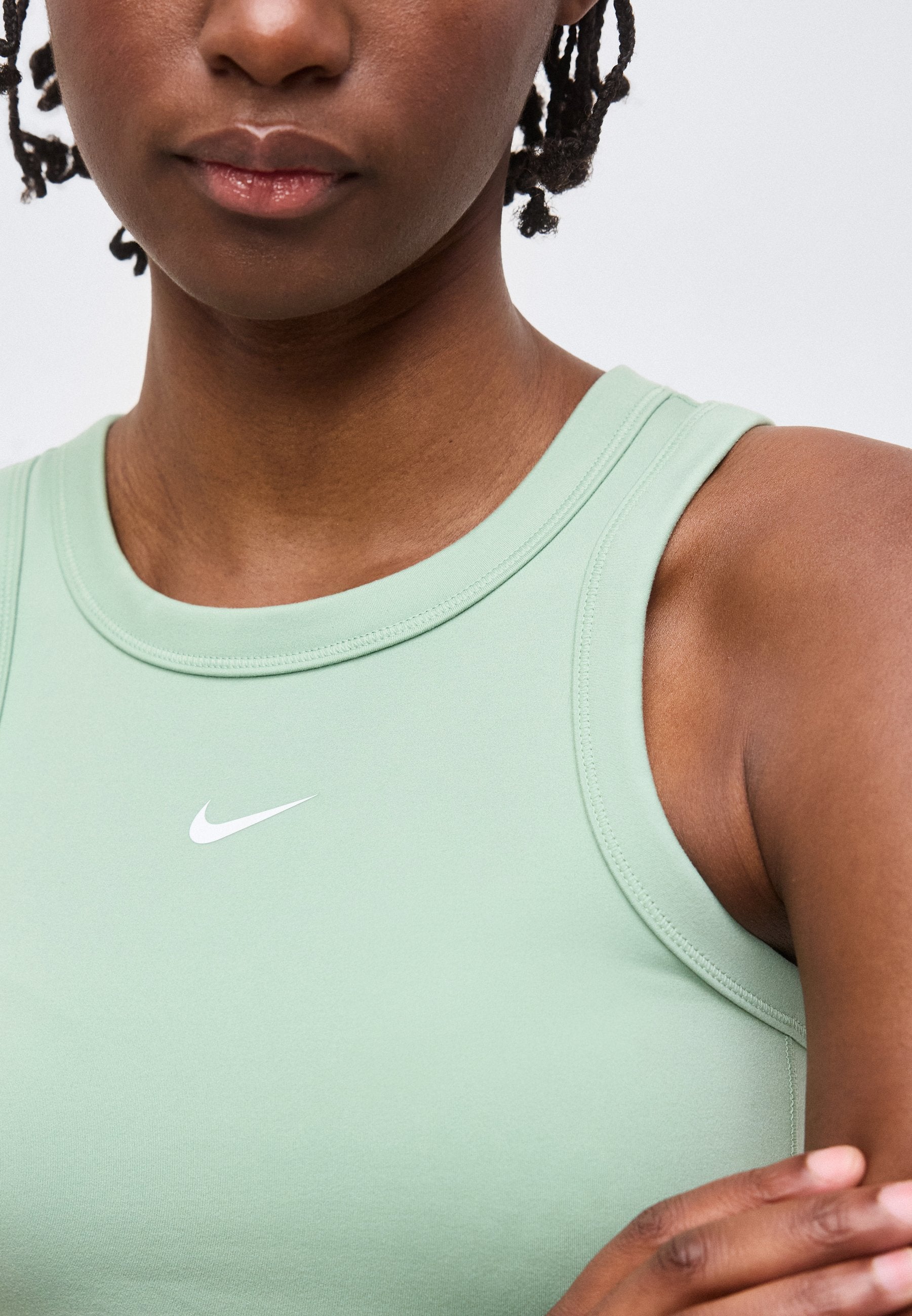 ONE FITTED CROP TANK - Top - steam/white