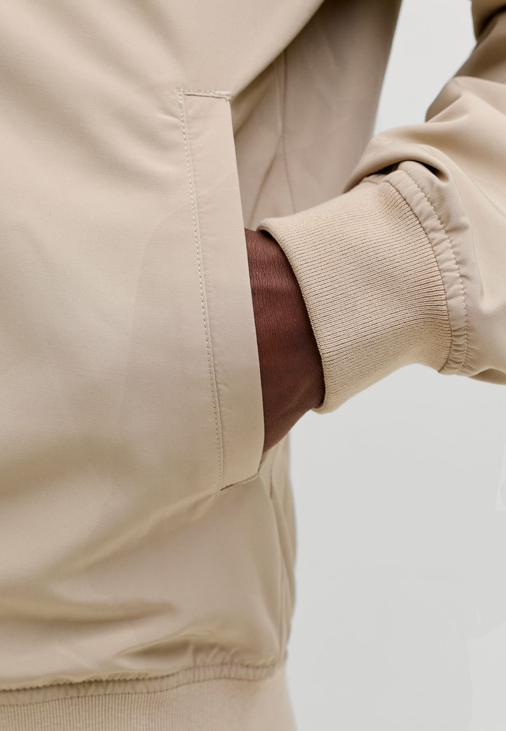 Kurze Jacke mit hohem Kragen - Light jacket - white pepper
