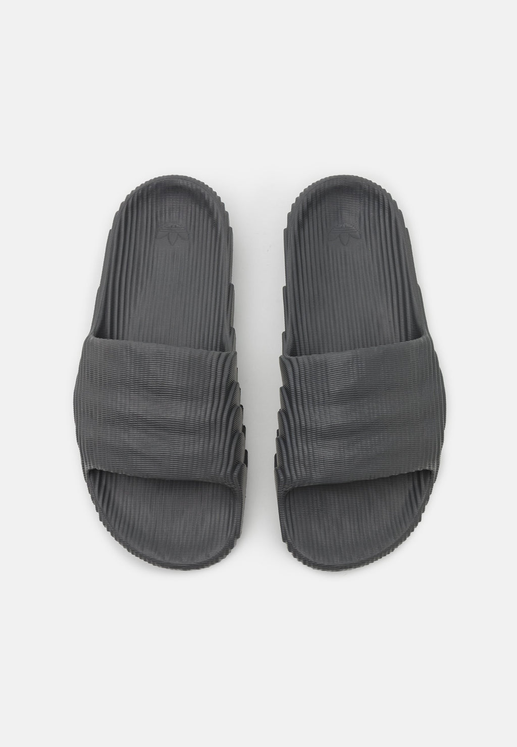 ISLAND CLUB ADILETTE 22 - Claquettes de piscine - grey five/core black