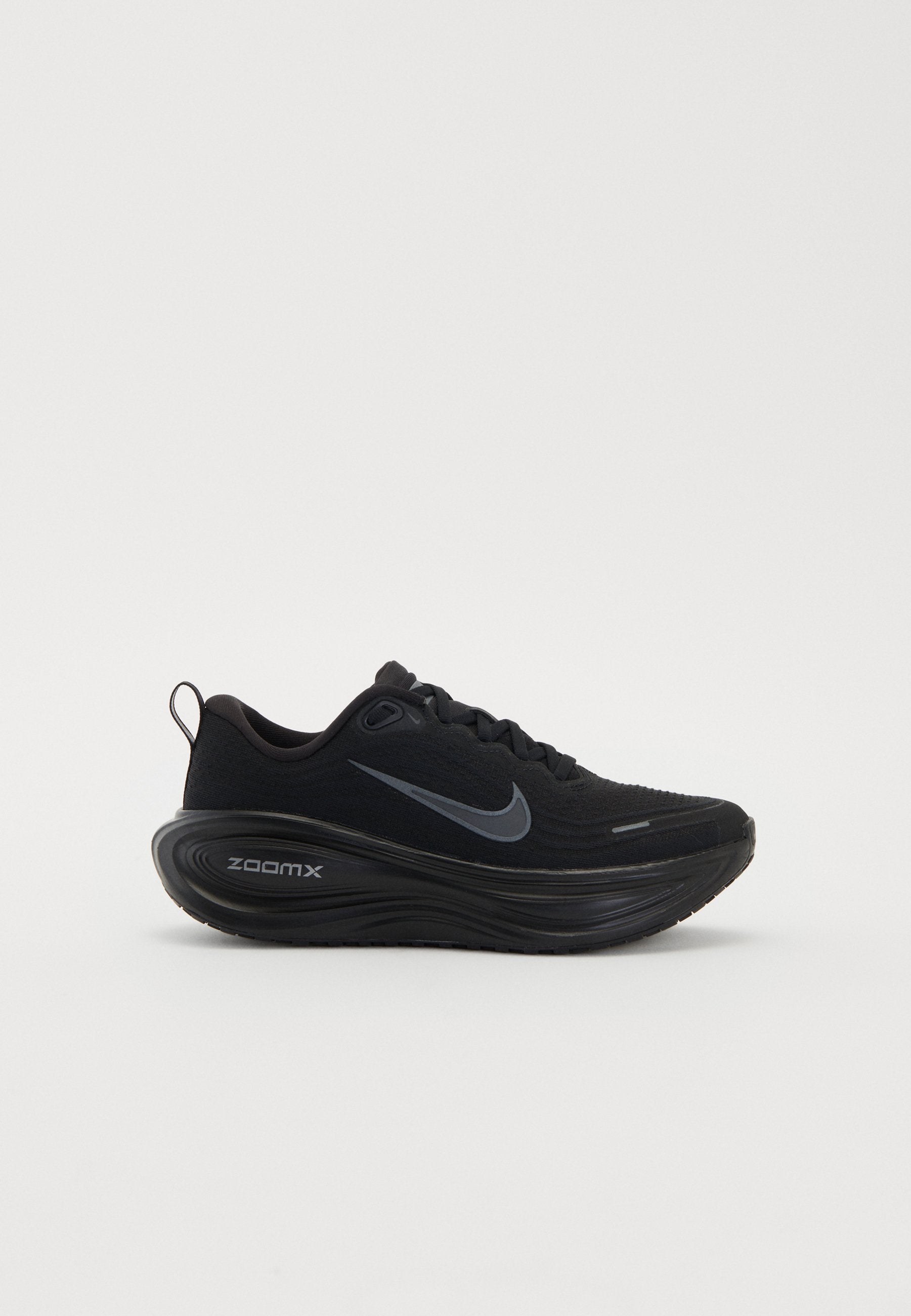 VOMERO PLUS - Road running shoes - black/dark smoke grey/metallic dark grey/cool grey