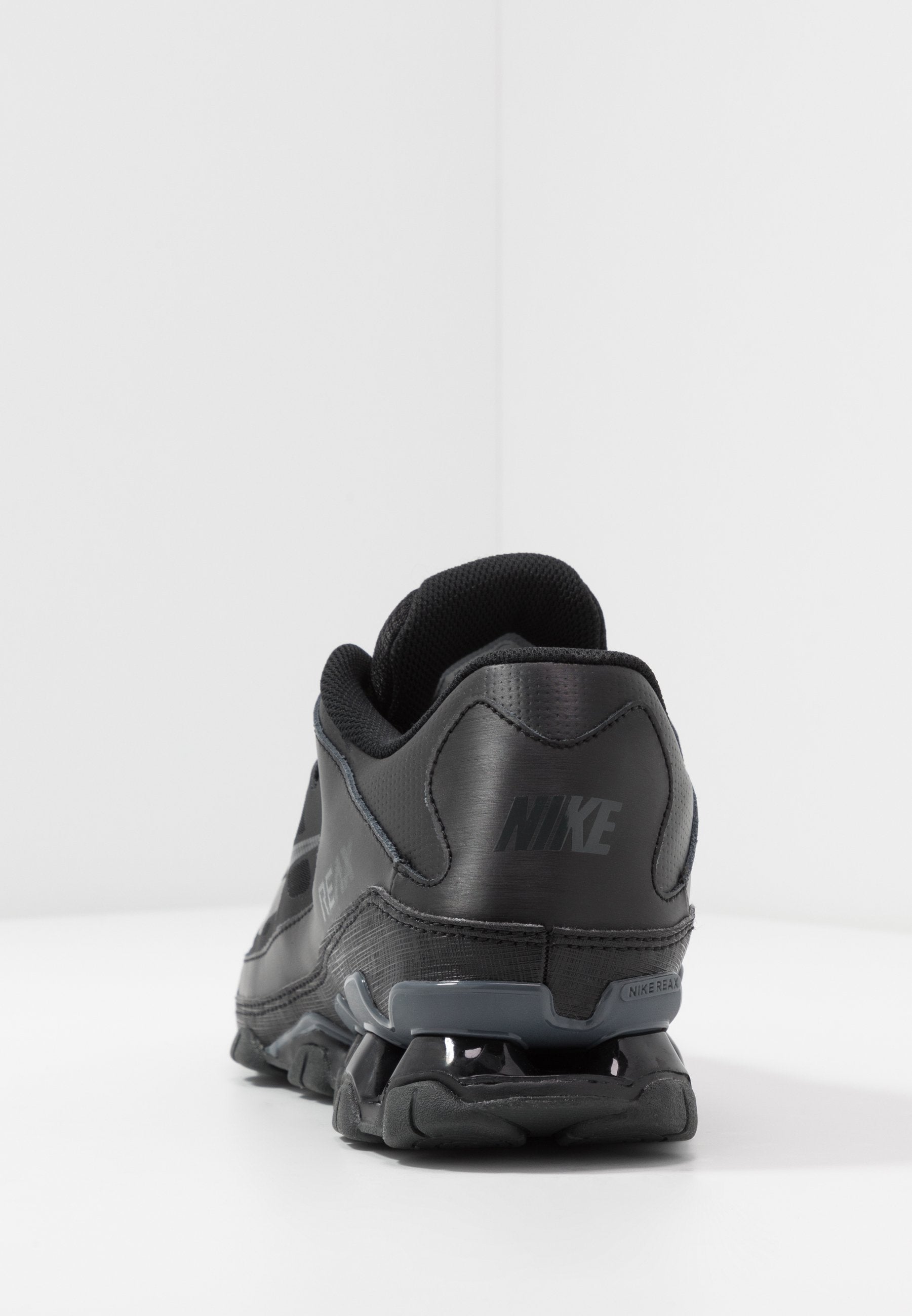 REAX 8 - Training shoe - black/anthracite