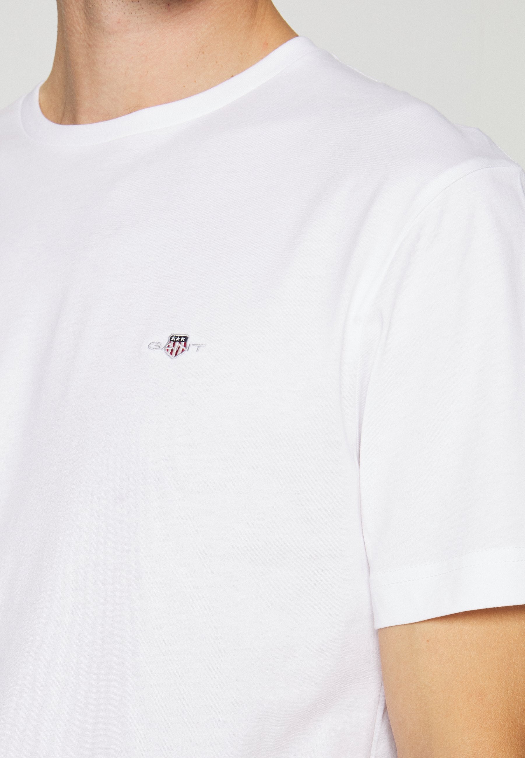 REG SHIELD SS T-SHIRT - Basic T-shirt - white