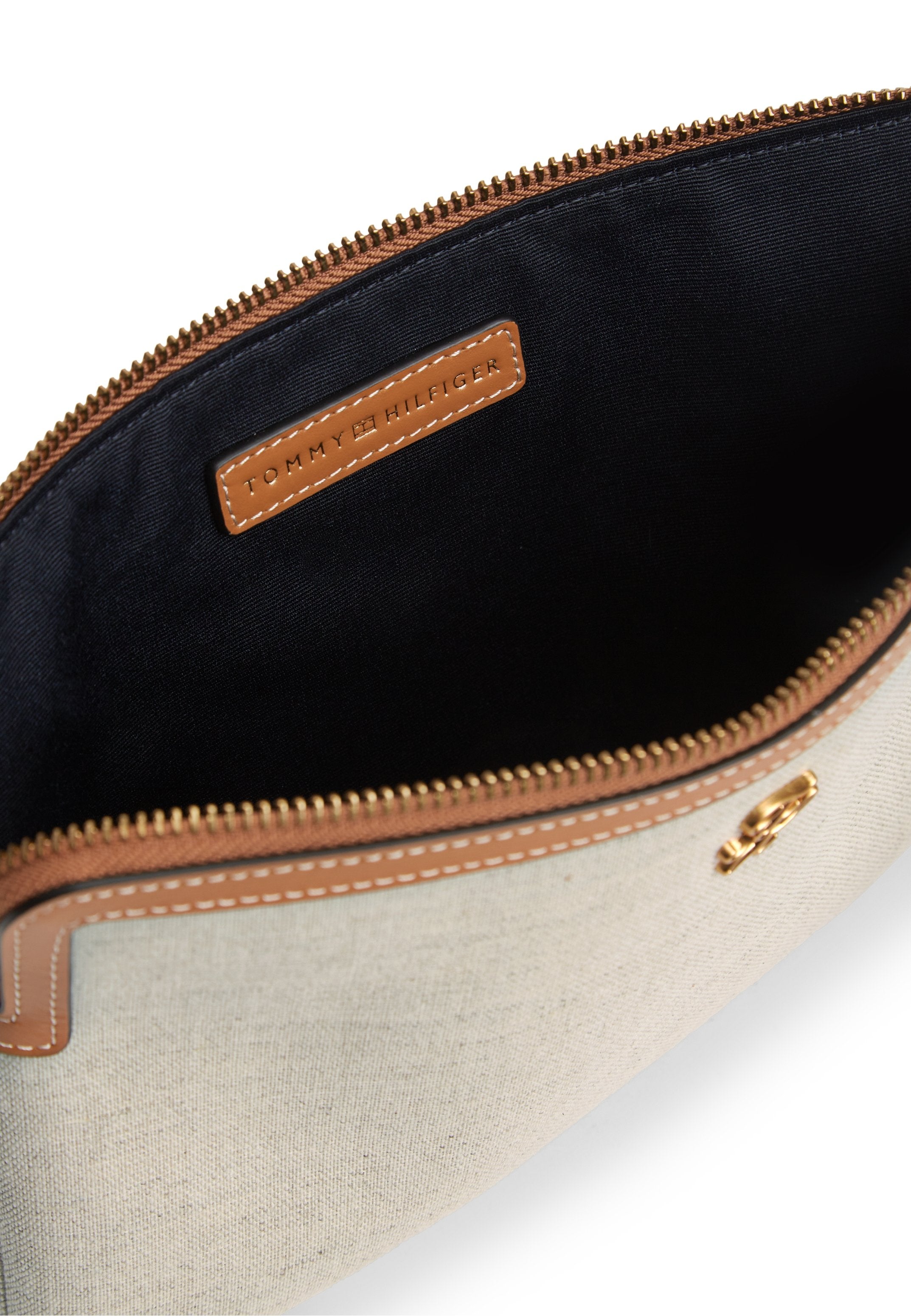 Travel accessory - cognac