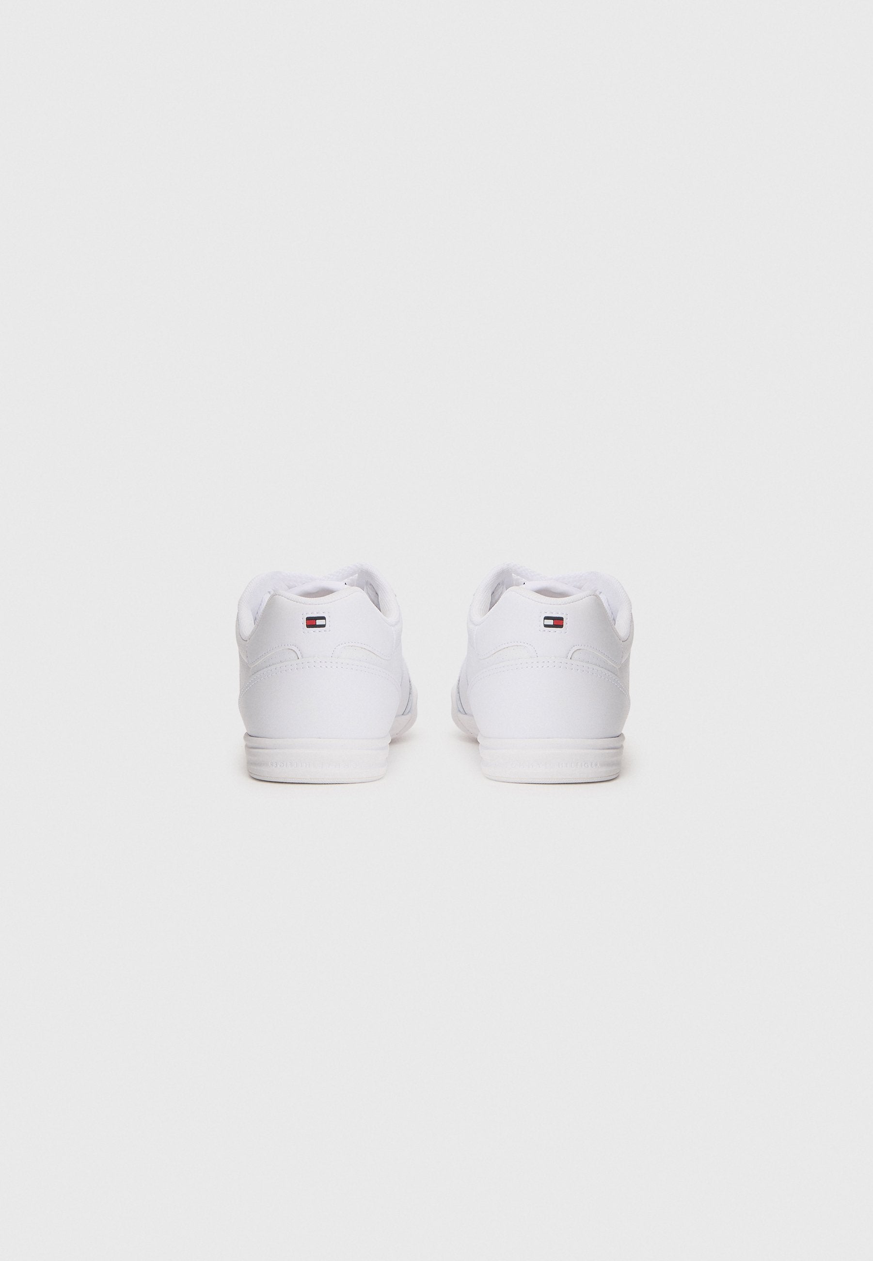BASKETS À SEMELLE CUP ET LOGO EN CREUX EN CUIR - Baskets - blanc