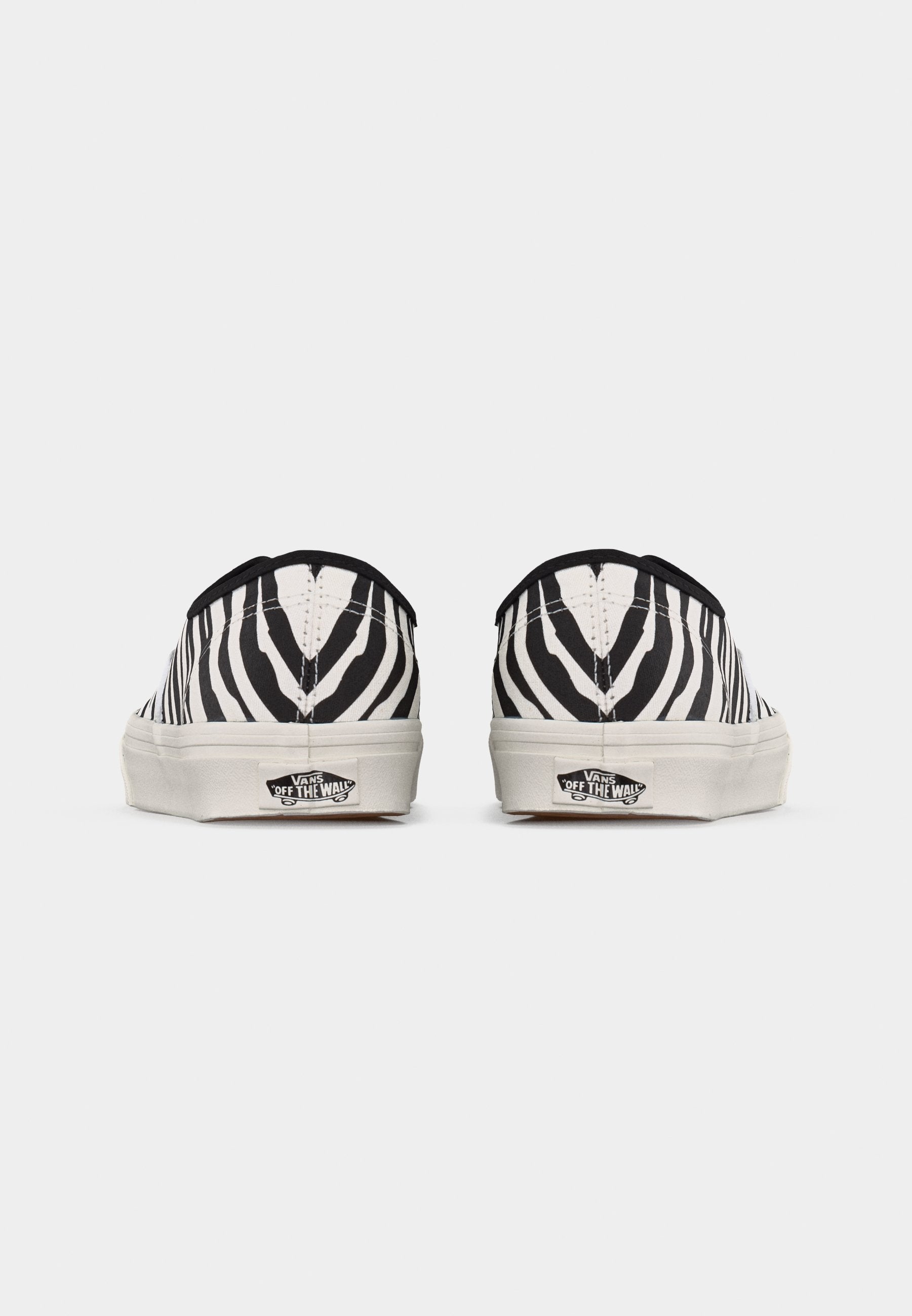AUTHENTIC UNISEX - Trainers - black/offwhite