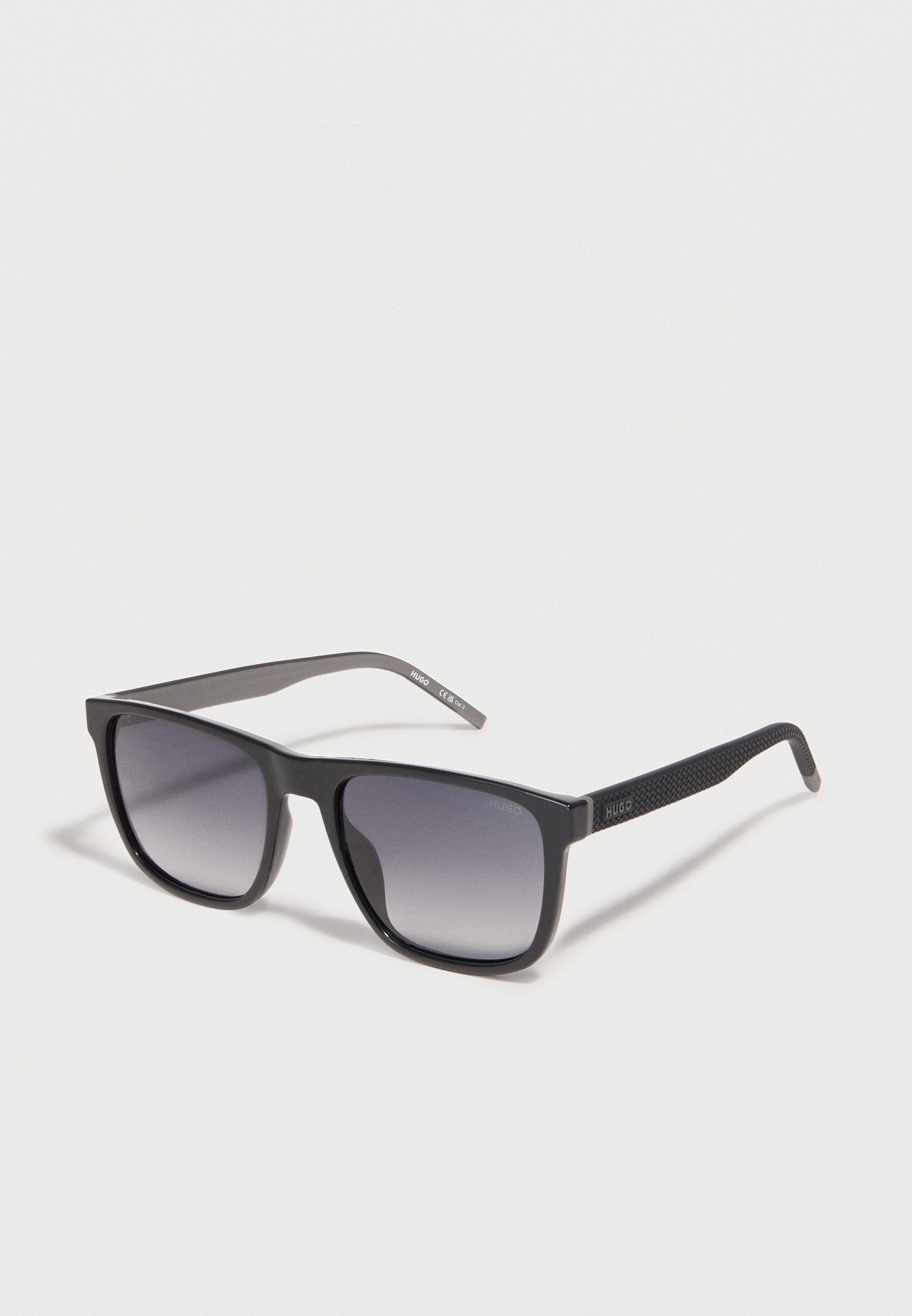 Sunglasses - black