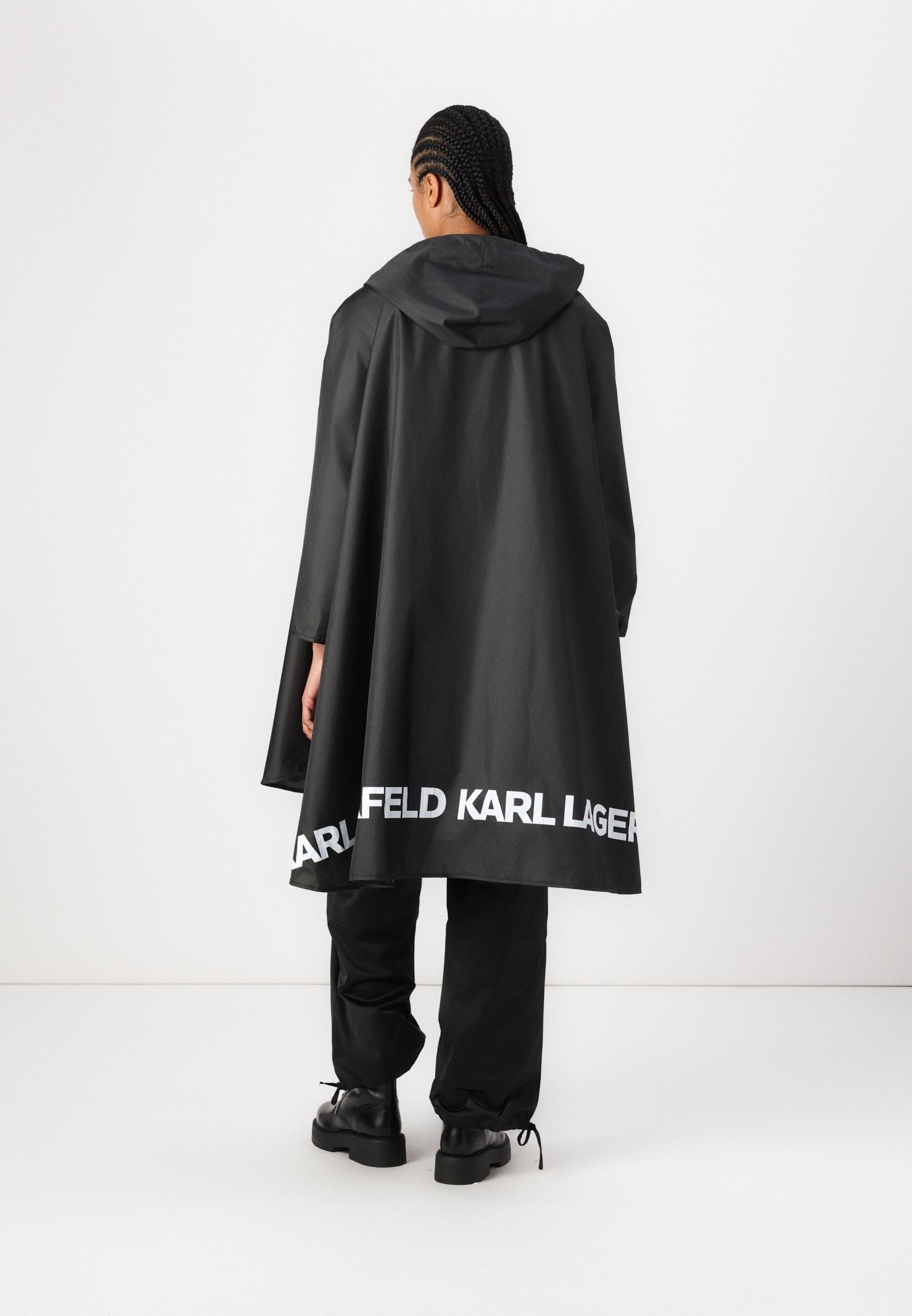 ESSENTIAL PACKABLE PONCHO - Parka - black