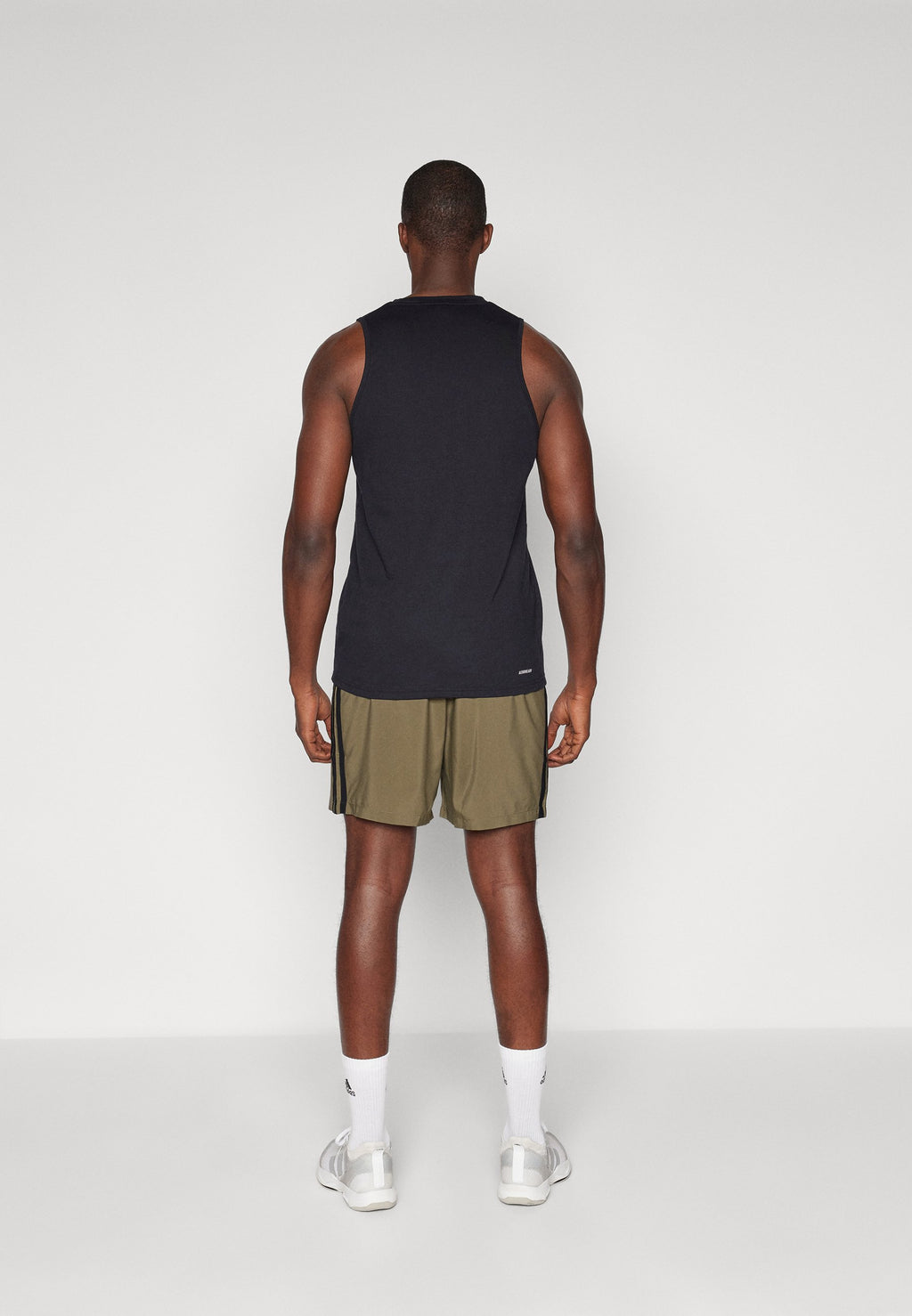 M 3S CHELSEA B - Sports shorts - olive strata/black