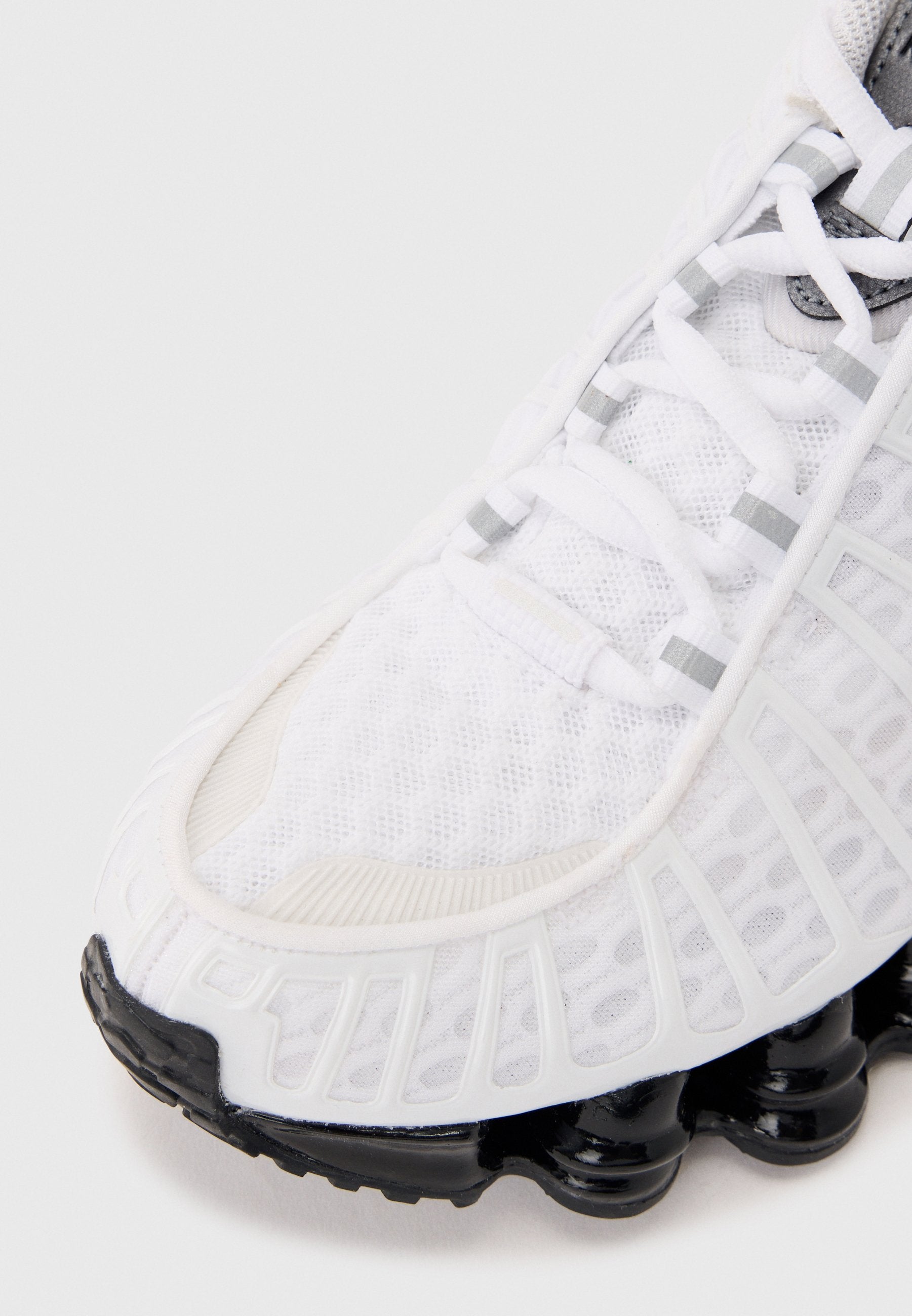 SHOX UNISEX - Trainers - white/cool grey/black/silver-coloured