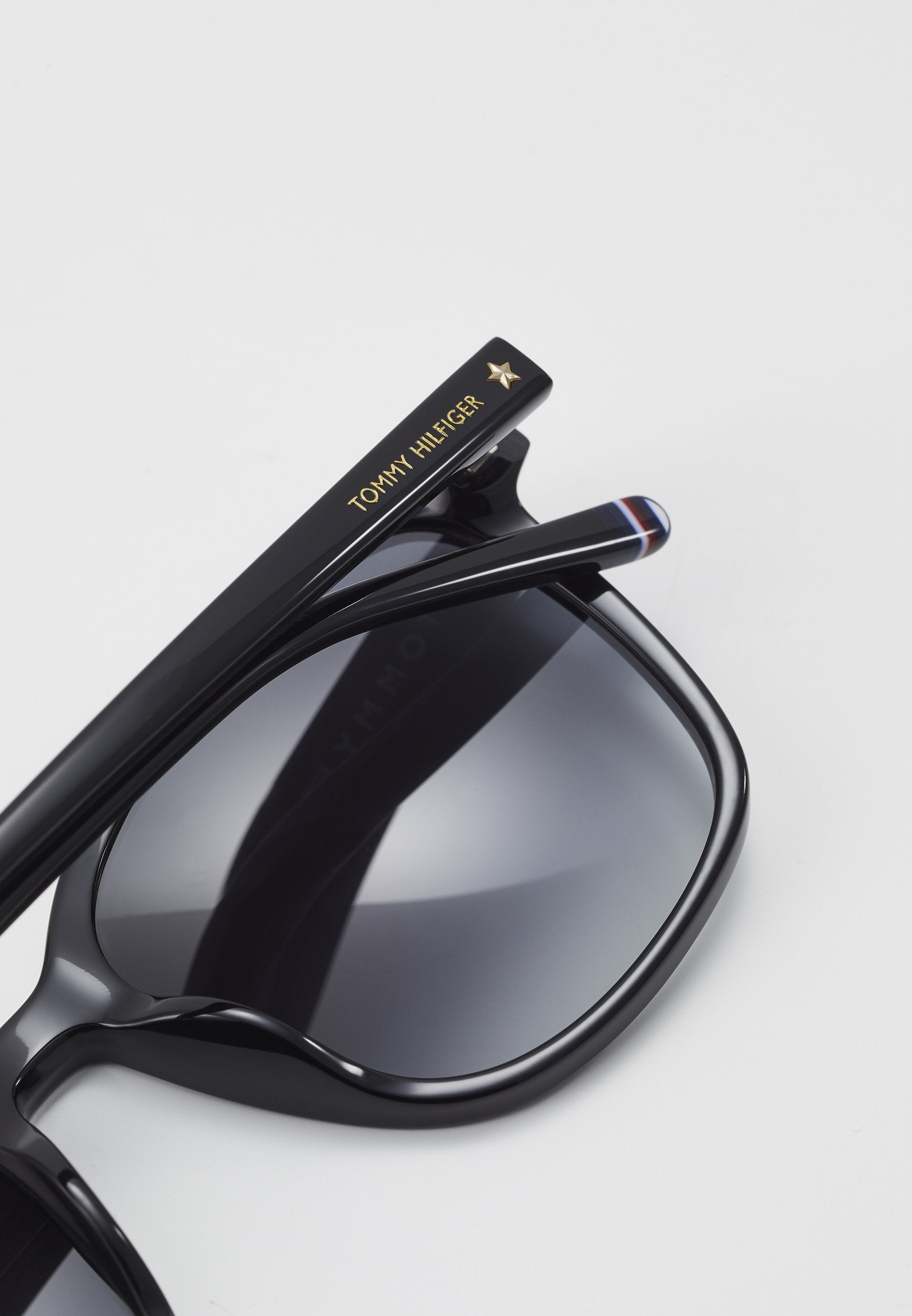 Sunglasses - black