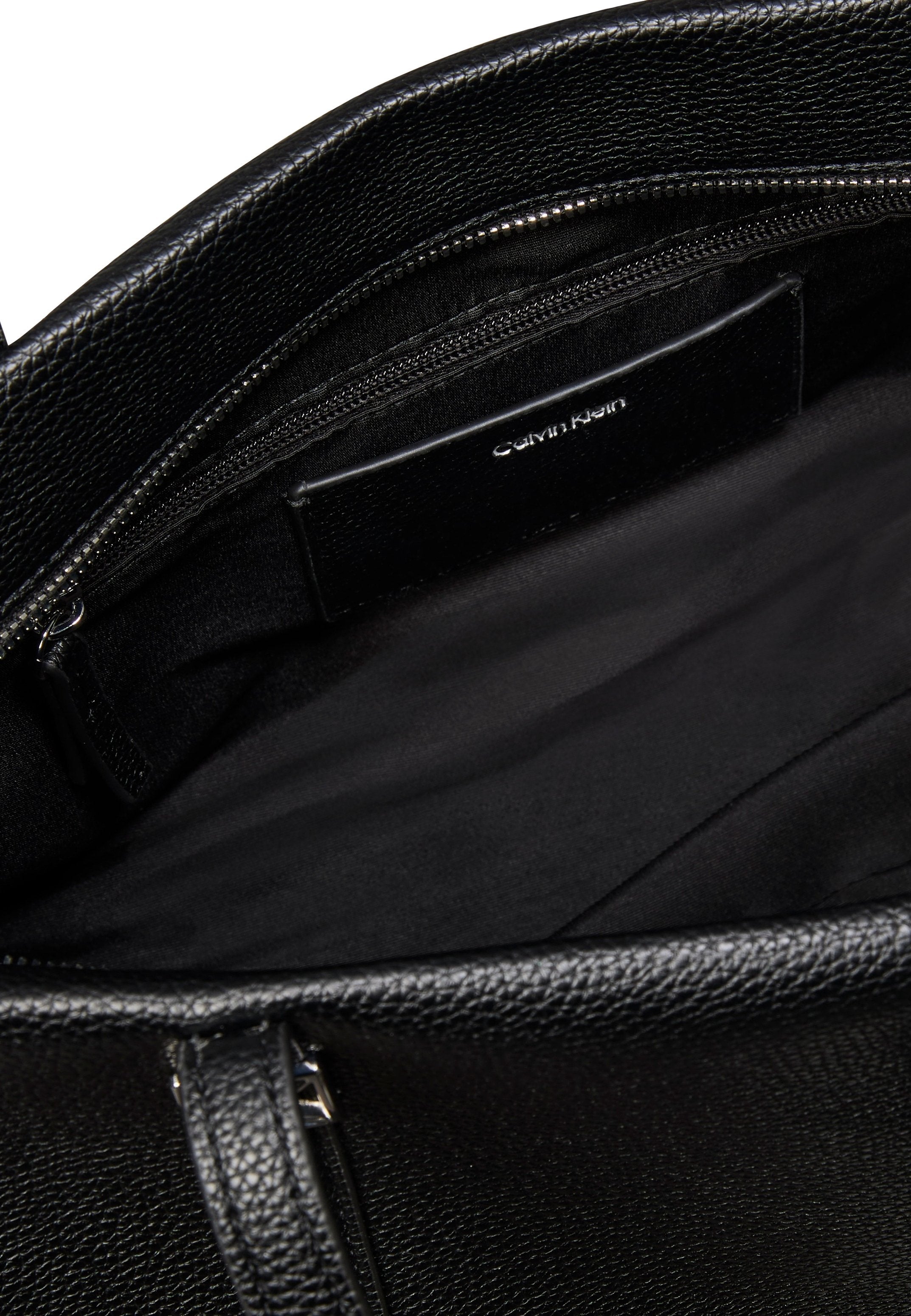 EMBLEM PEBBLE TOTE - Handbag - black
