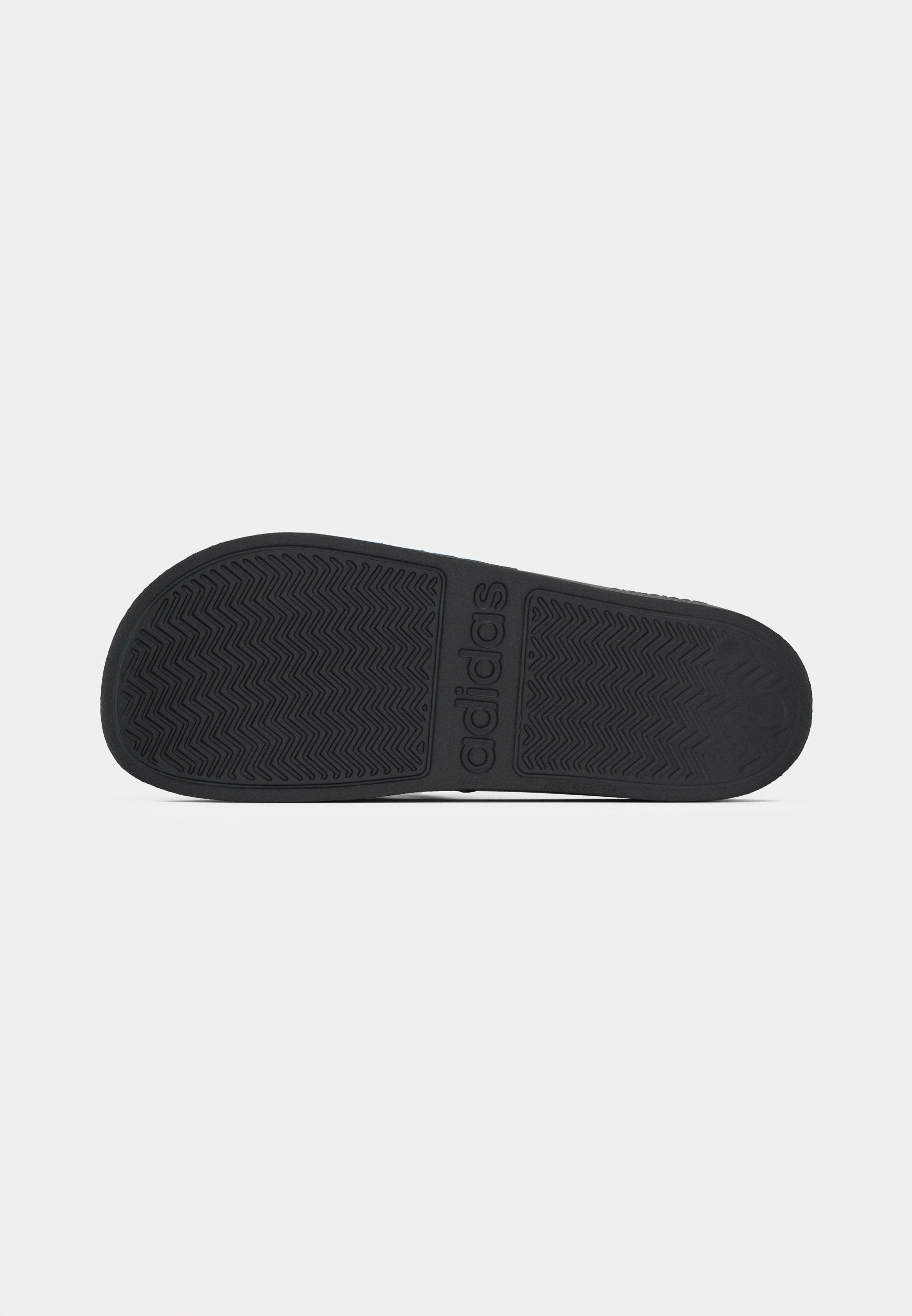 ADILETTE BAYERN MUNICH UNISEX - Claquettes de piscine - core black/footwear white