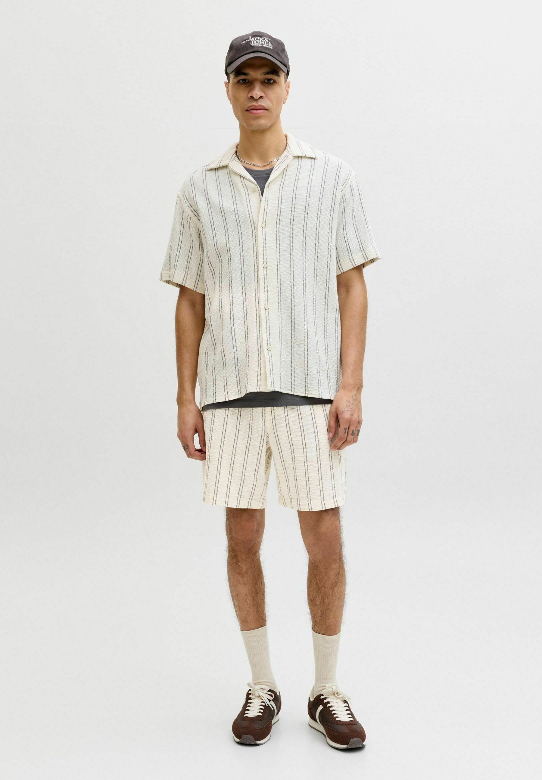 Relaxed Fit - Shorts - weiß