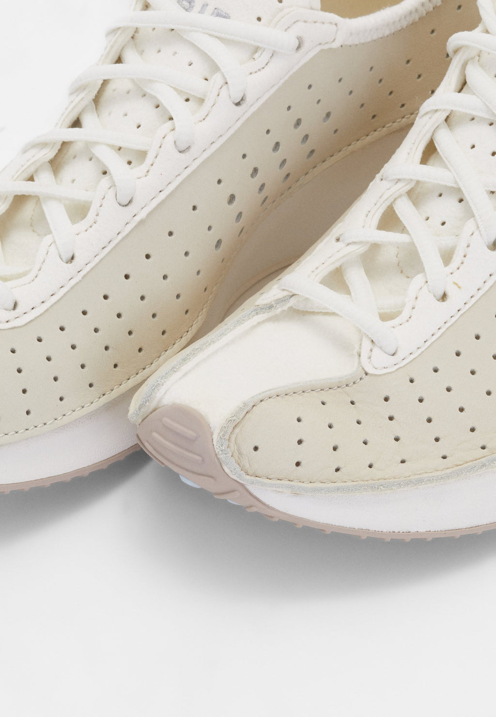 AIR SUPERFLY - Trainers - coconut milk/metallic silver-coloured/sail/classic stone/cobalt tint