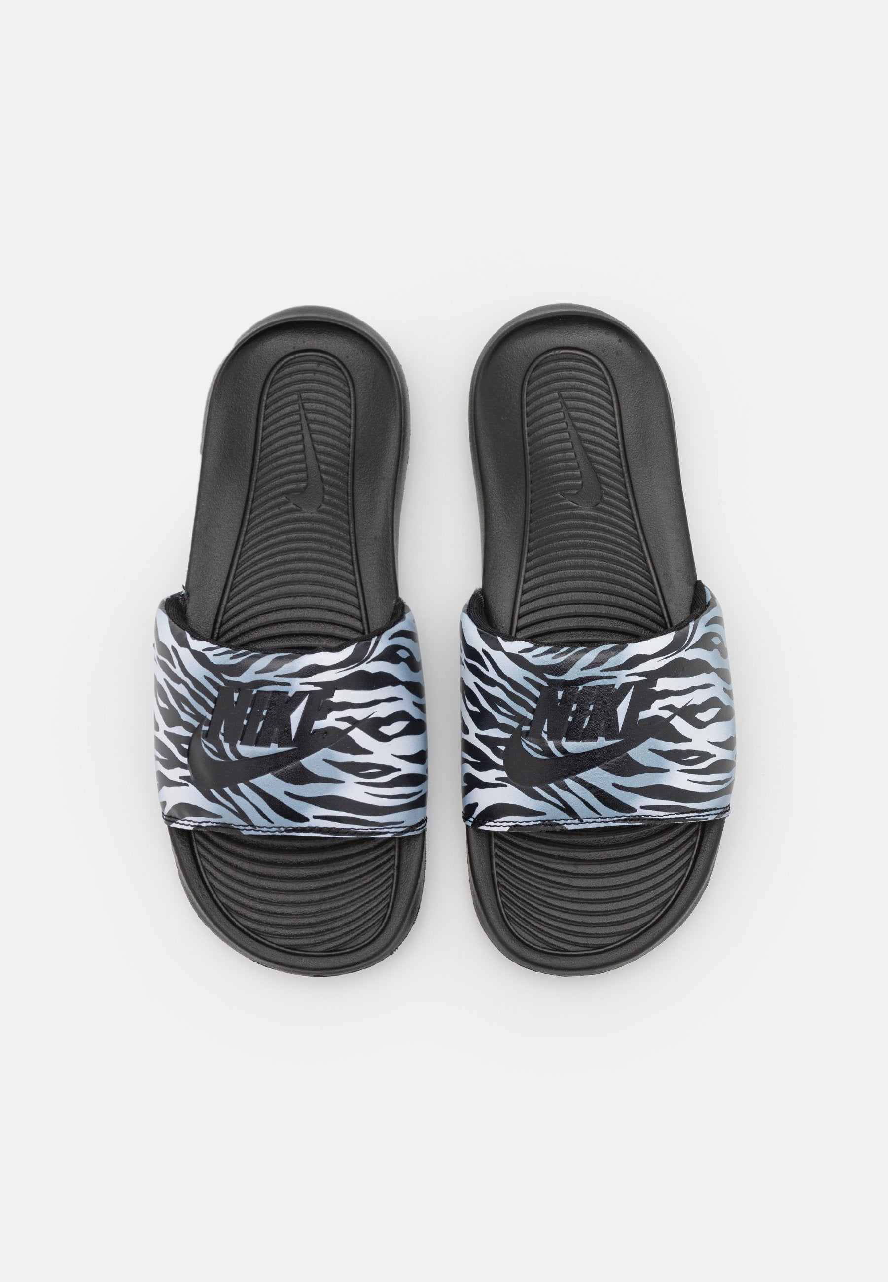 VICTORI ONE SLIDE PRINT - Mules - black/metallic silver