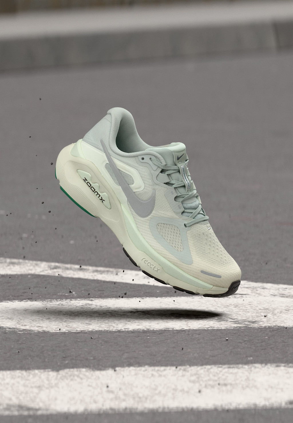 STRUCTURE PLUS - Road running shoes - light silver-coloured/metallic silver-coloured/coconut milk/arctic green