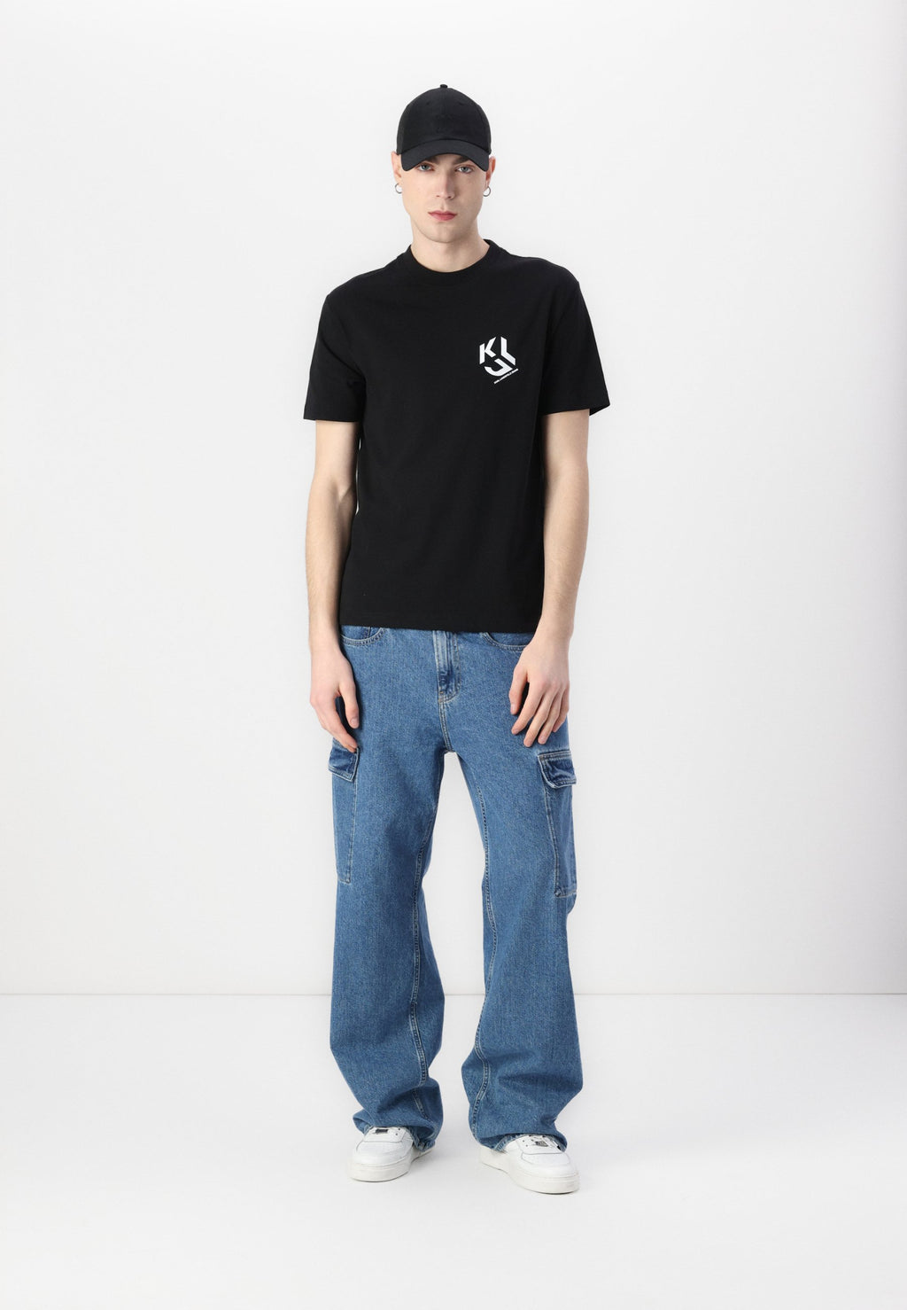 MONOGRAM - Print T-shirt - black