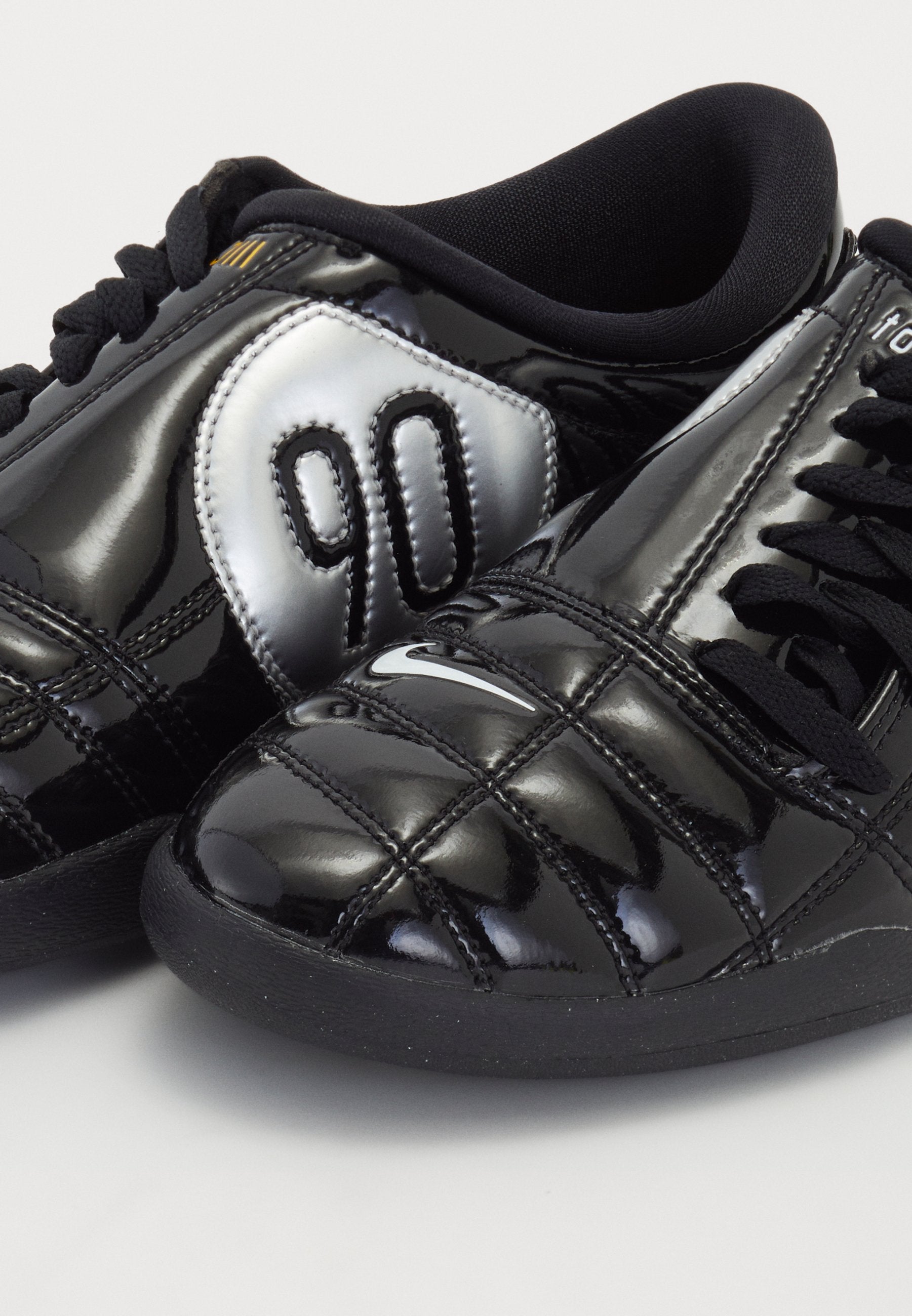 T90 SP UNISEX - Baskets - noir/blanc/argenté métallisé