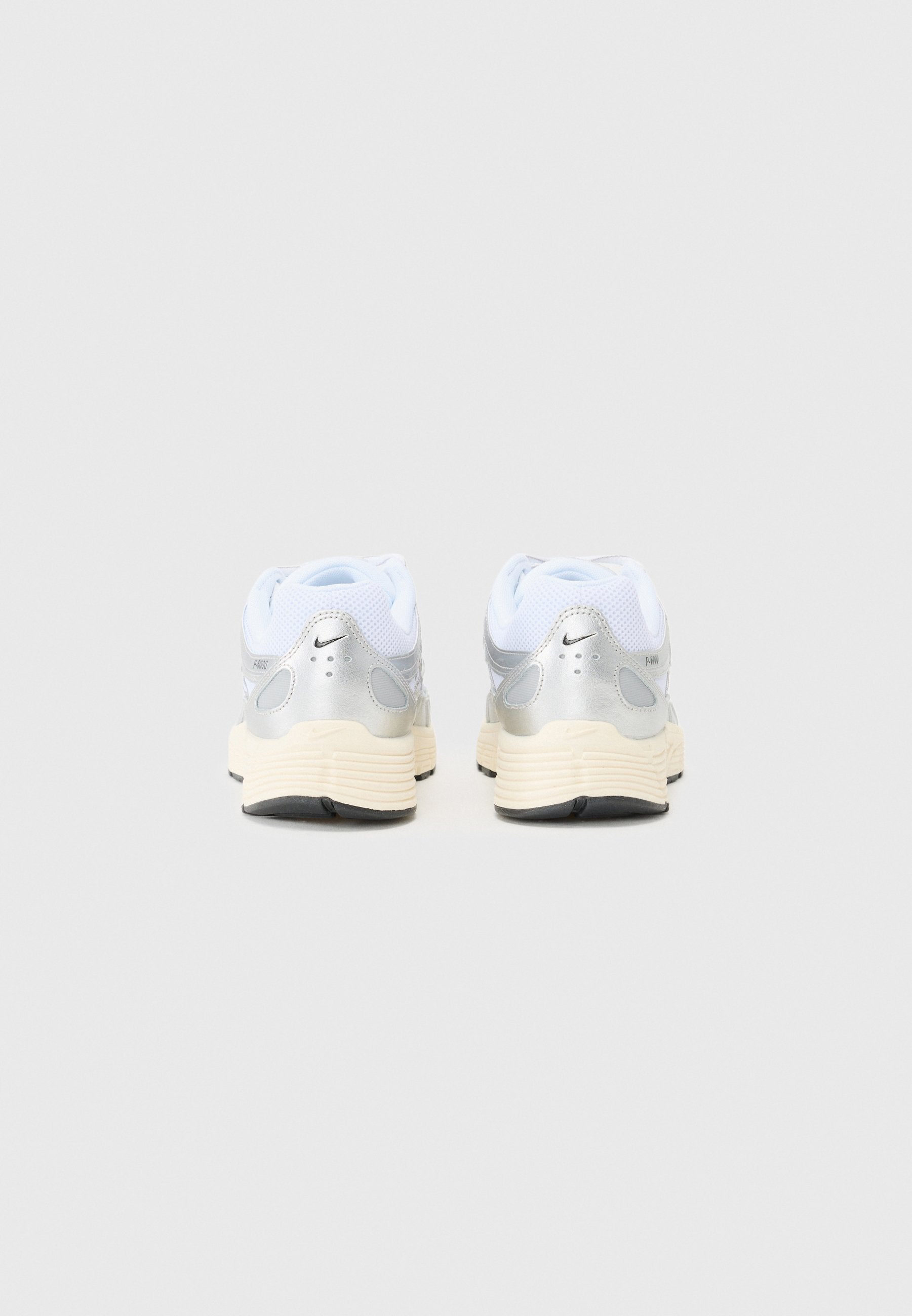 P 6000 UNISEX - Trainers - silver-coloured/metallic grey/black