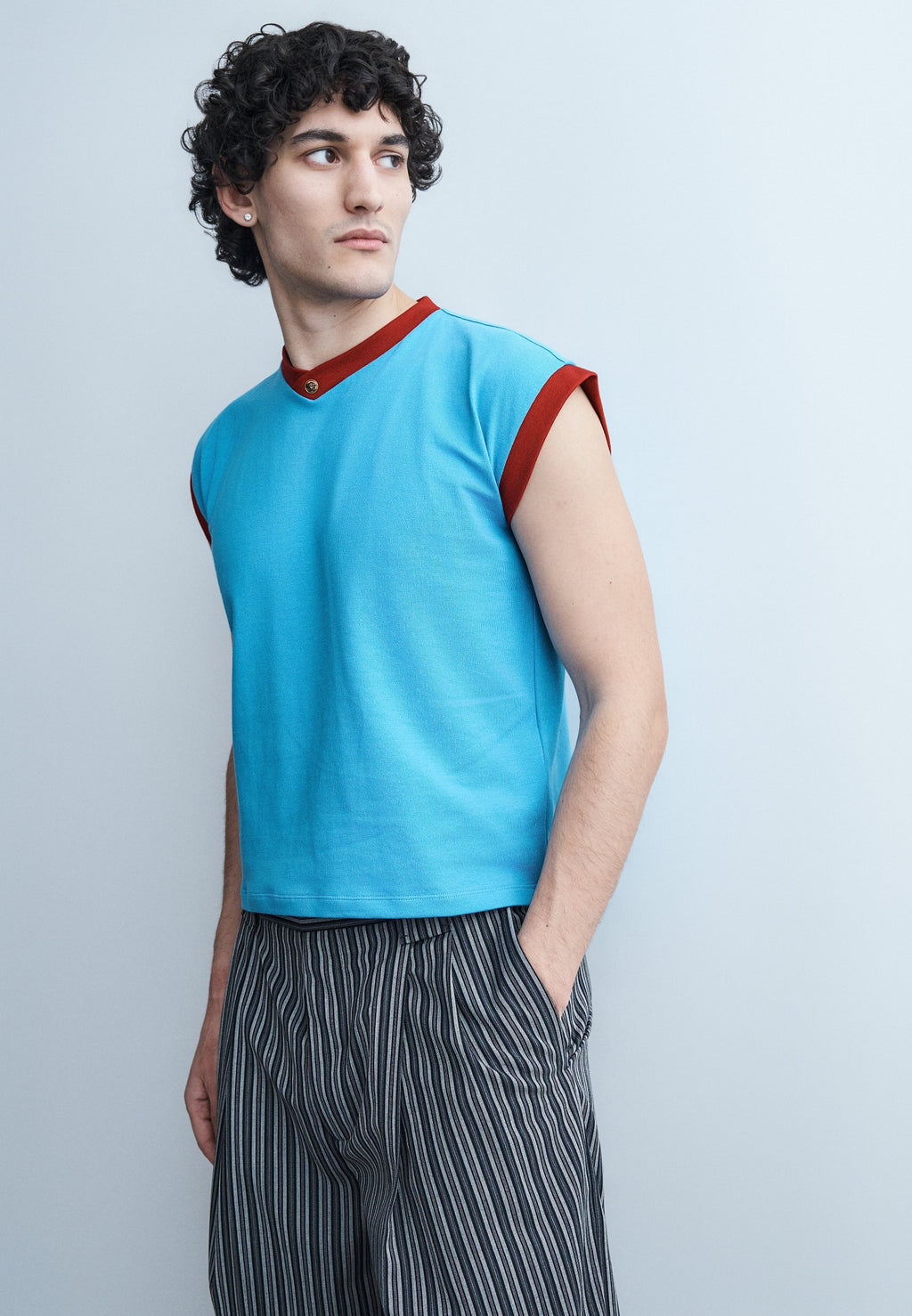 VINTAGE WITH MEDUSA DETAIL - Basic T-shirt - azure blue/lipstick red