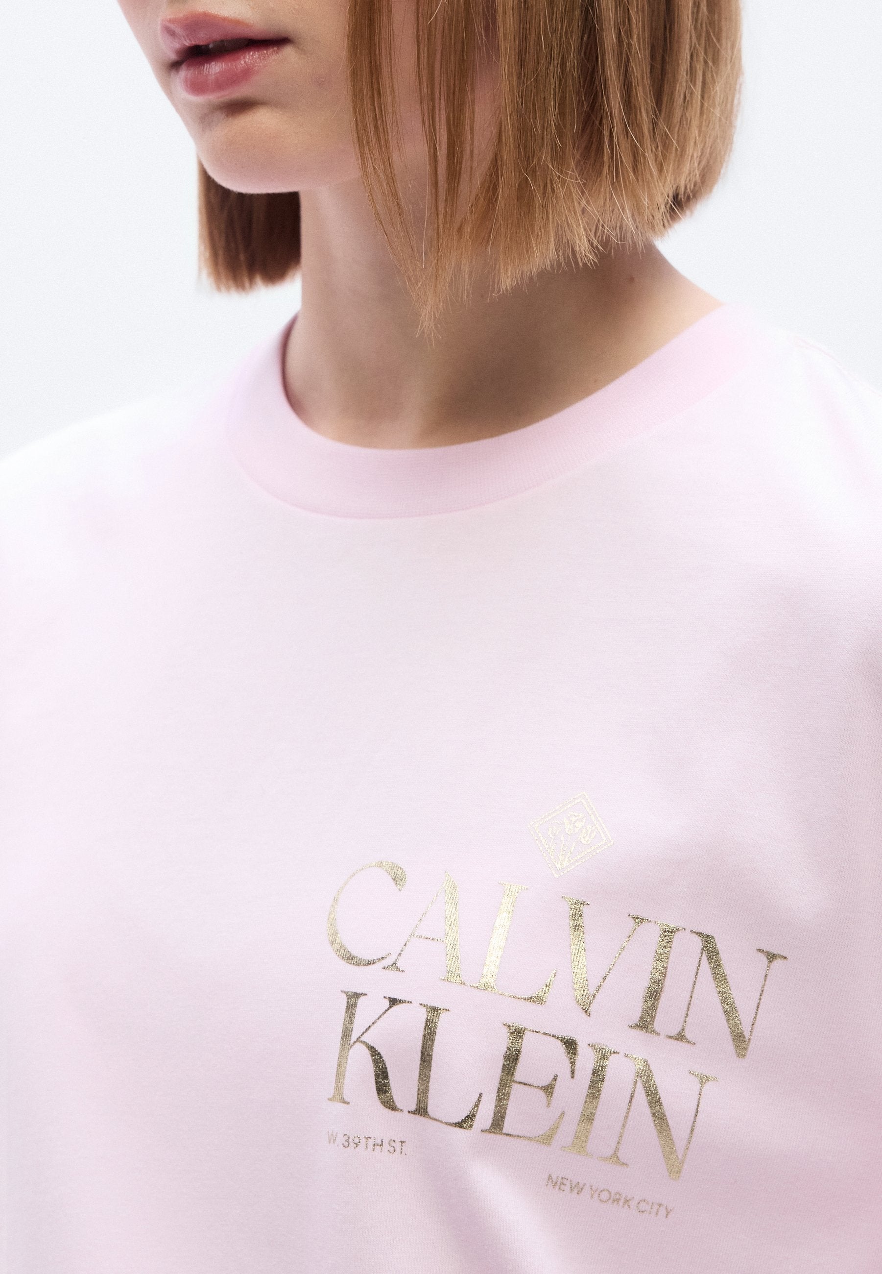 20S ROSES GRAPHIC TEE UNISEX - تي شيرت مطبوع - وردي لؤلؤي