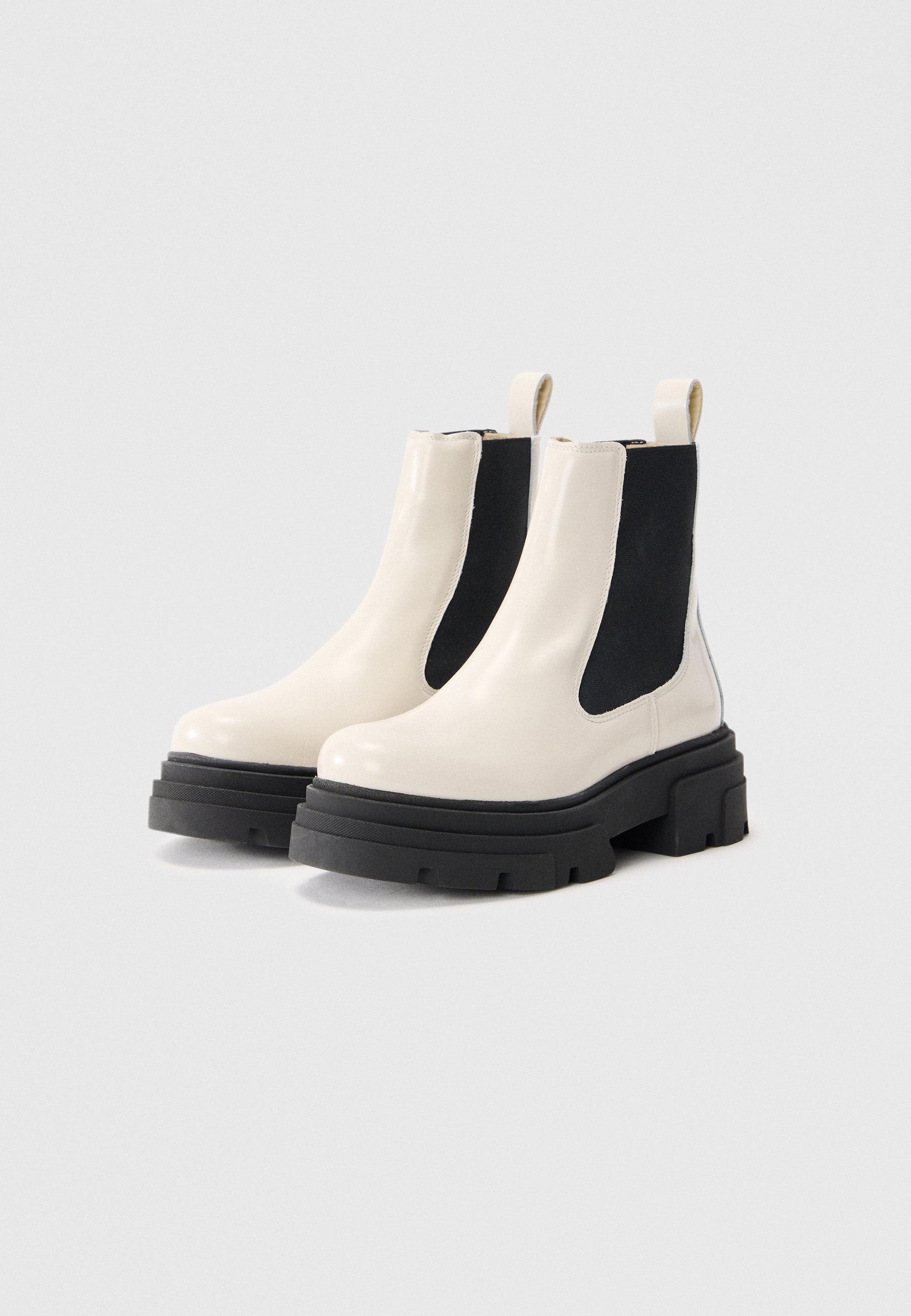 Classic ankle boots - beige