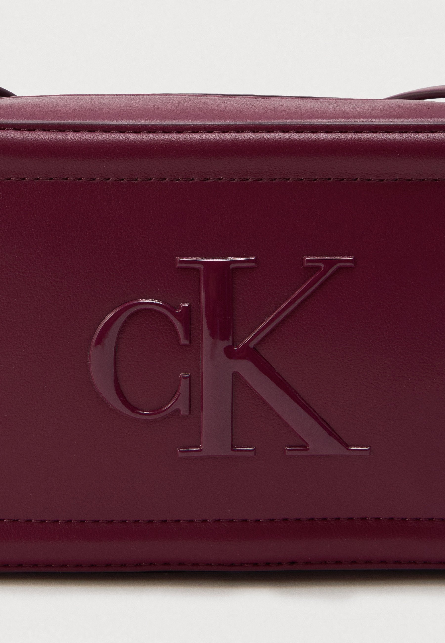 BOLD CAMERA BAG - Cross body bag - alluring pink