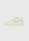 AIR FORCE 1 LOW UNISEX - Trainers - sail/light orewood brown