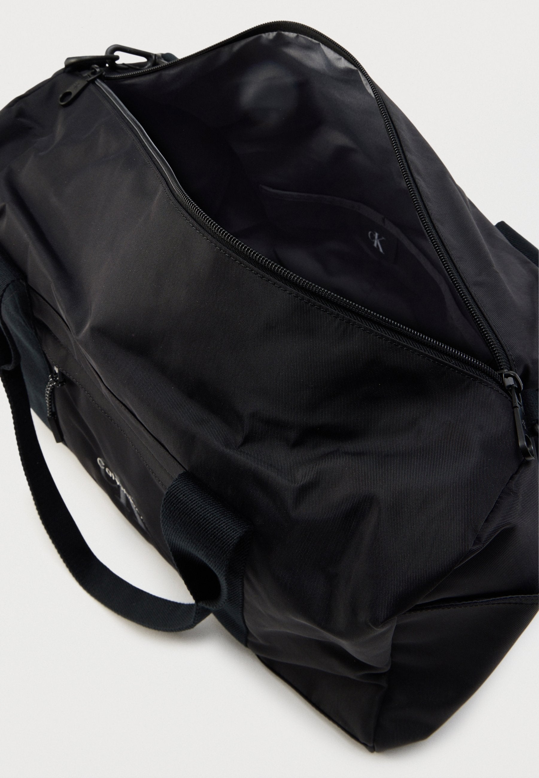 BOLD DUFFLE - Sports bag - black