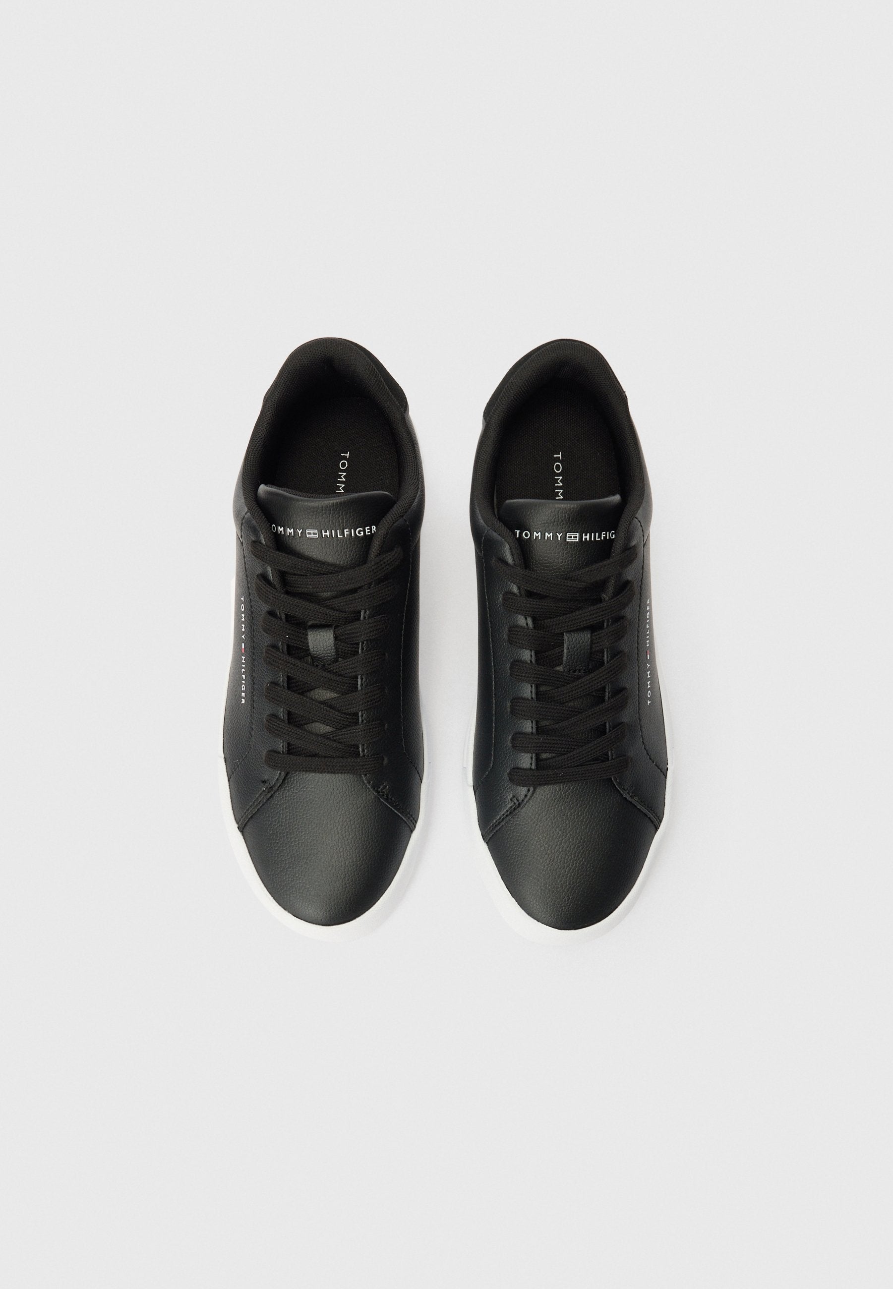 Trainers - black