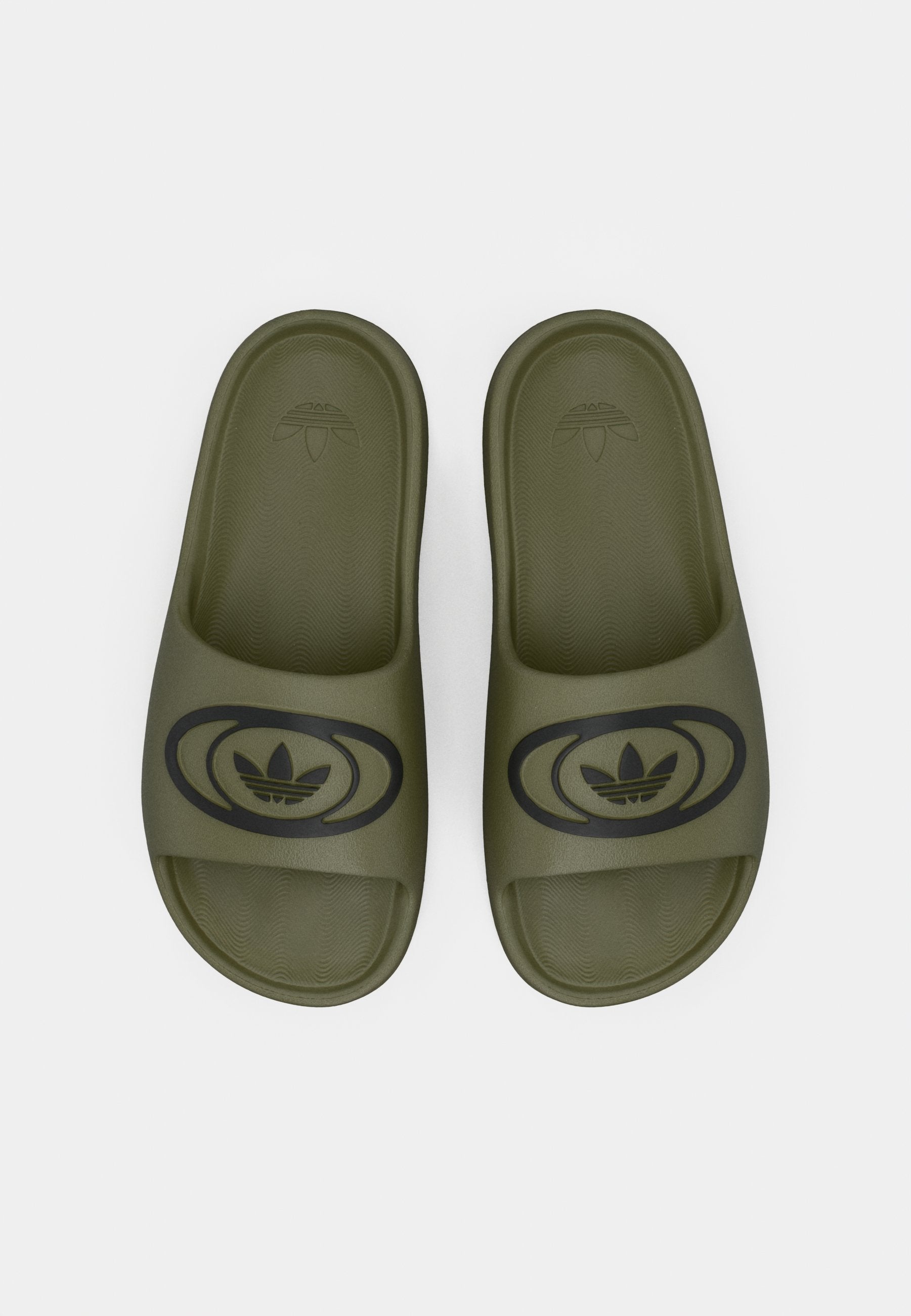 ADILETTE 00S UNISEX - Mules - olive strata/core black