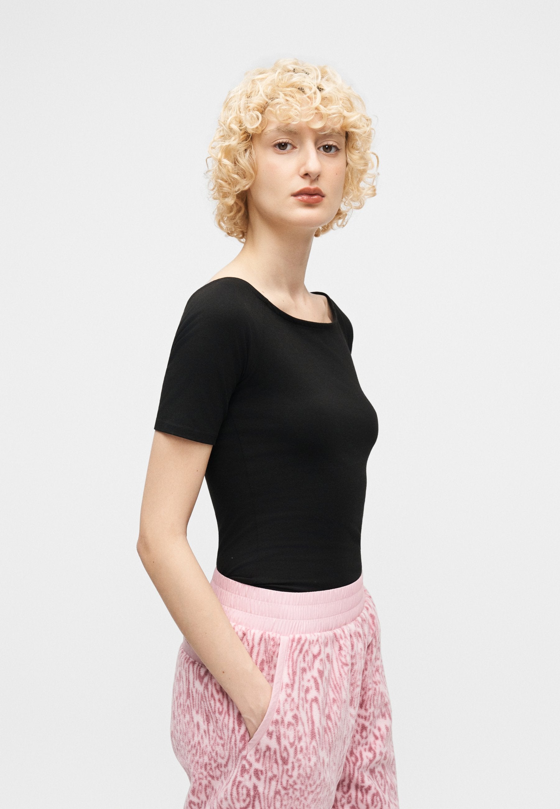 WINTERIZED JOGGER - Tracksuit bottoms - pink frosting