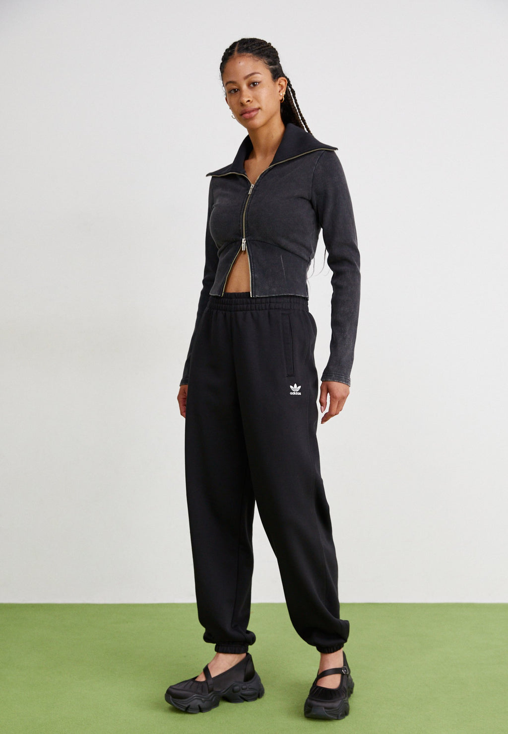 ESS JOGGERS - Tracksuit bottoms - black