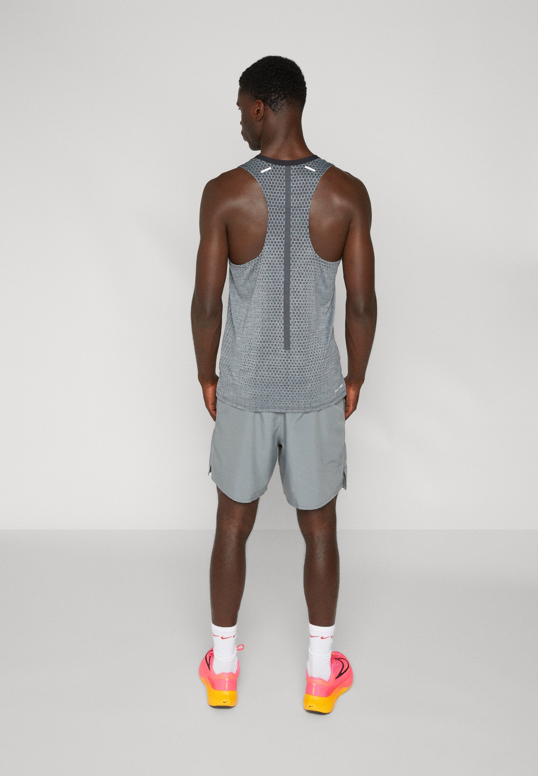 CHALLENGER SHORT - Sports shorts - smoke grey/smoke