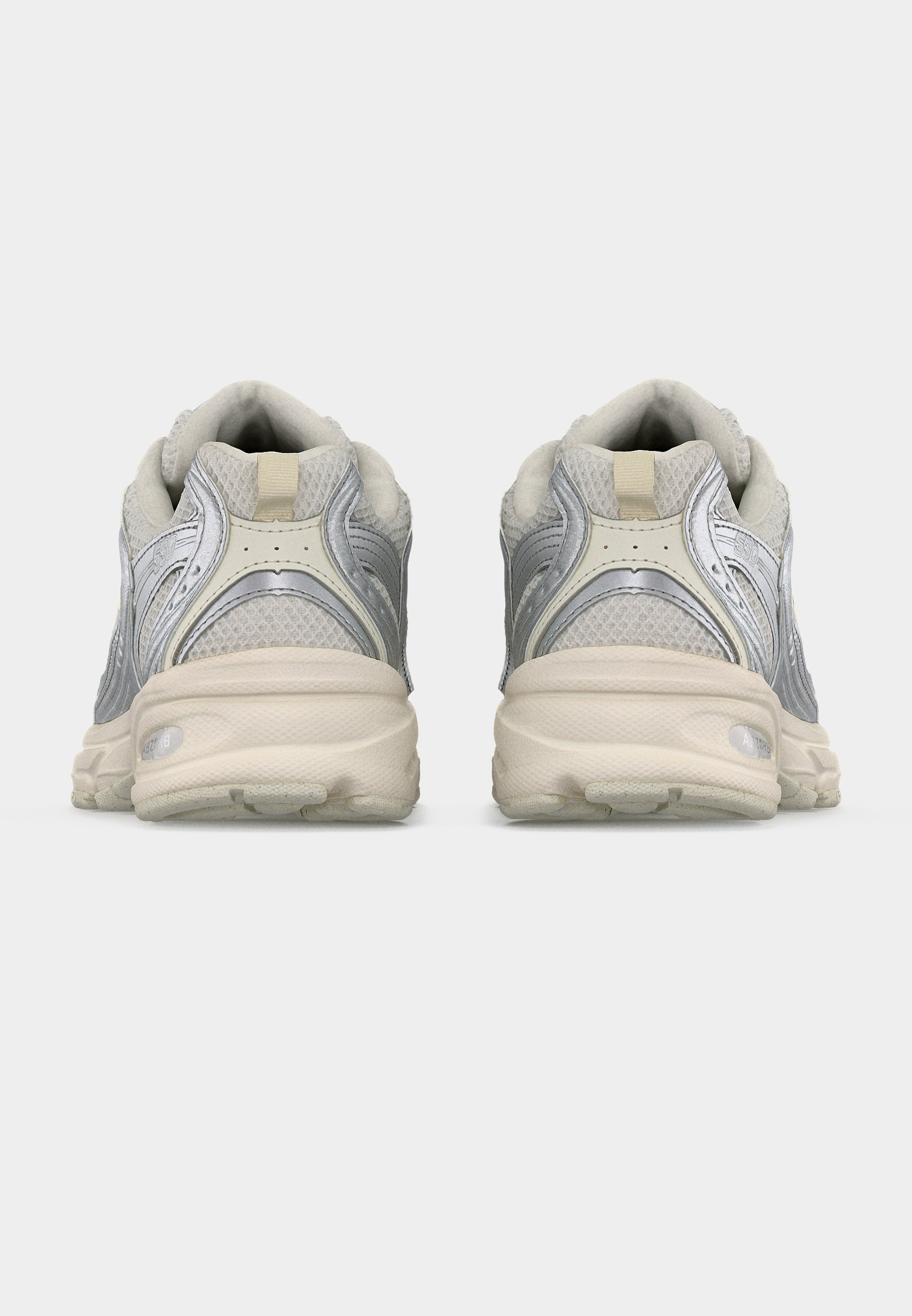 U530 UNISEX - Trainers - silver-coloured metallic/reflection