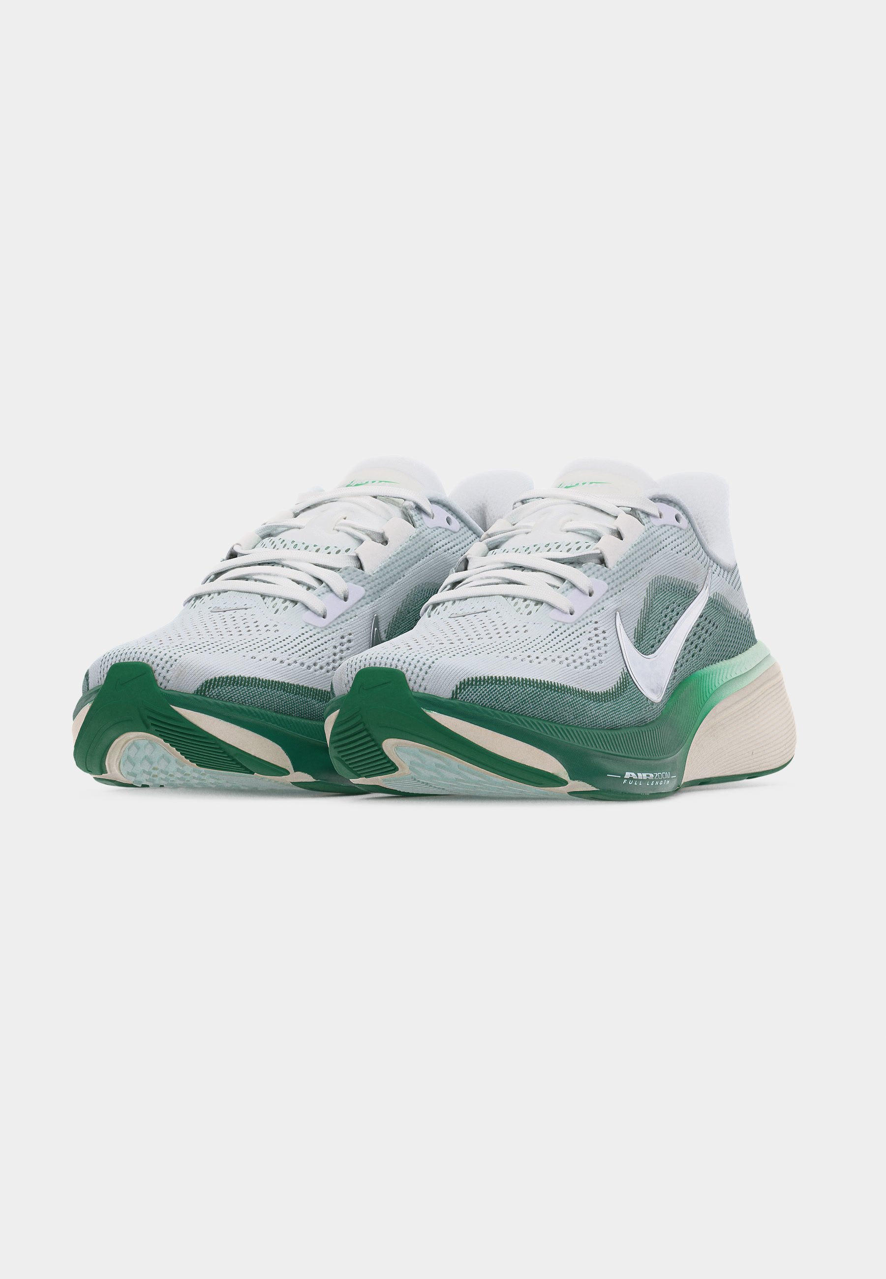 PEGASUS 42 - Road running shoes - white/metallic silver-coloured/malachite/barely green/sail