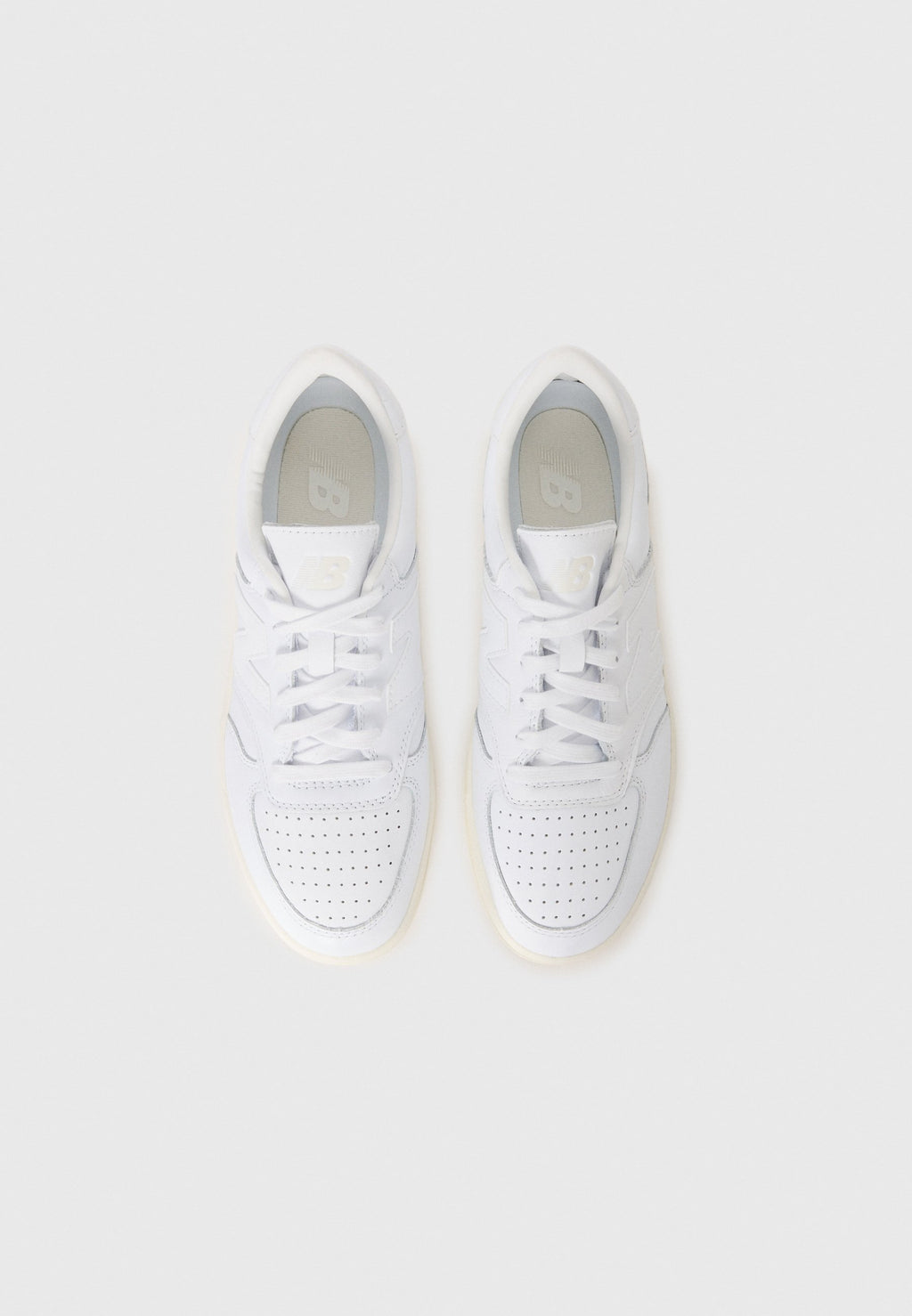 Trainers - white