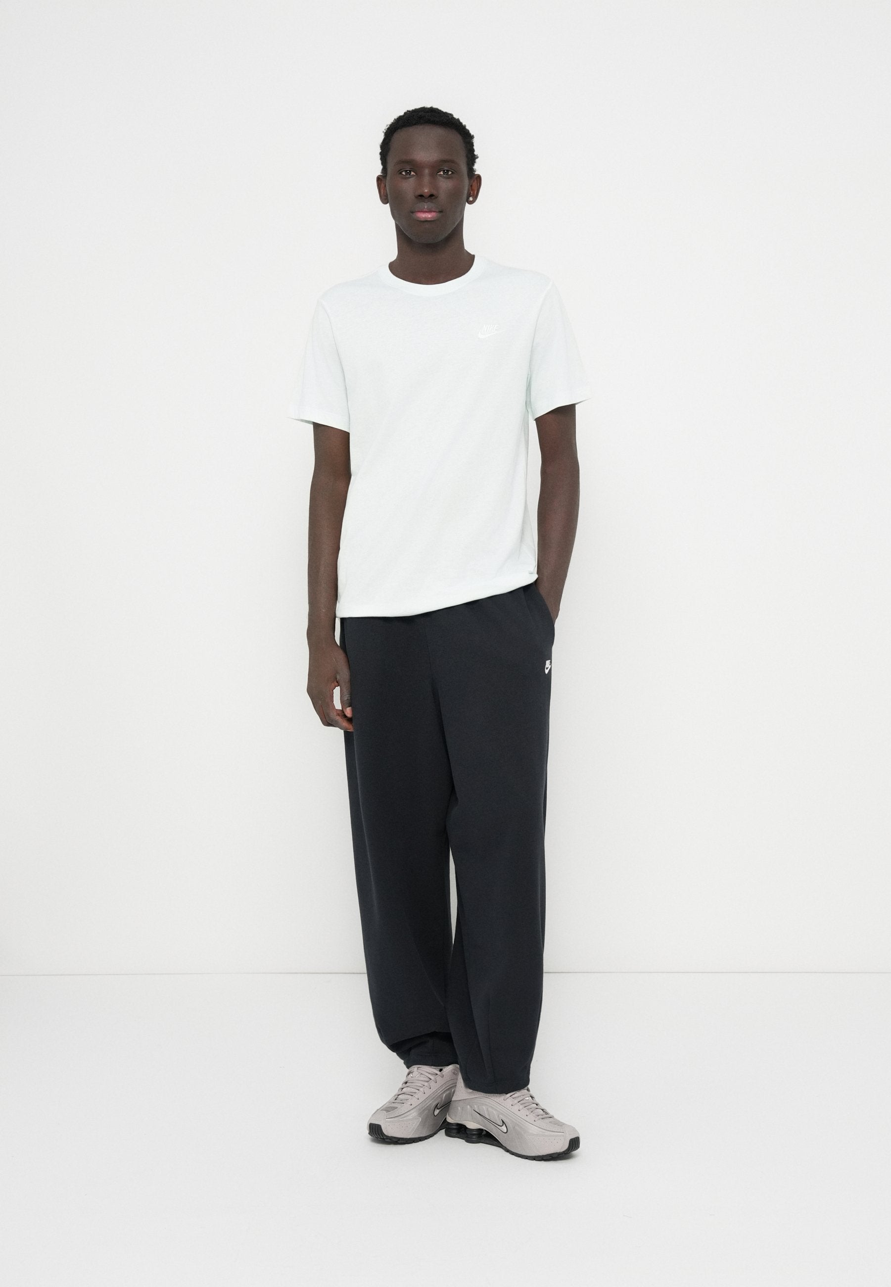 CLUB TEE - Basic T-shirt - barely green