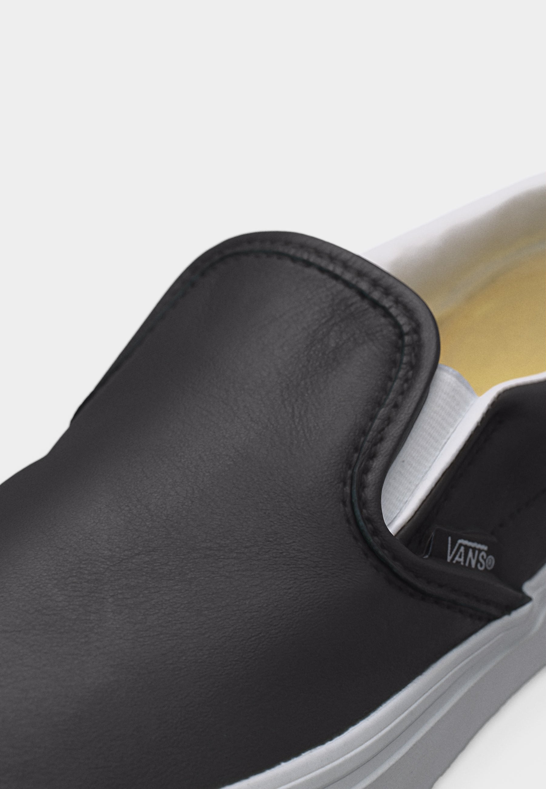 CLASSIC SLIP ON UNISEX - Trainers - black/true white
