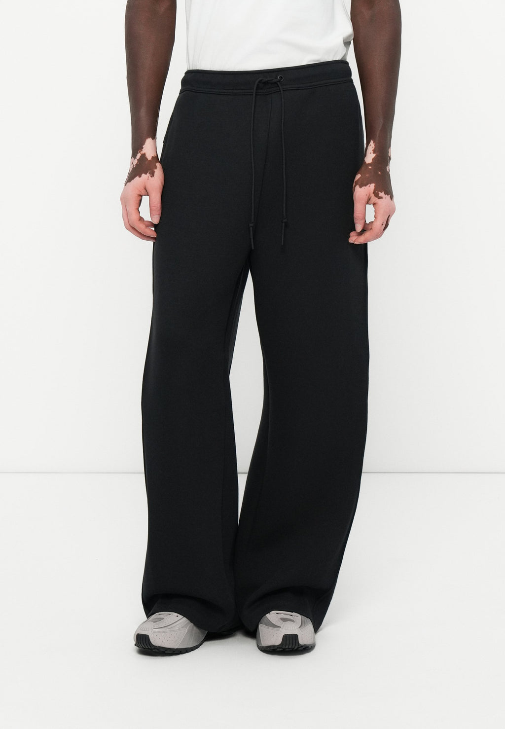 BOTTOM - Tracksuit bottoms - black