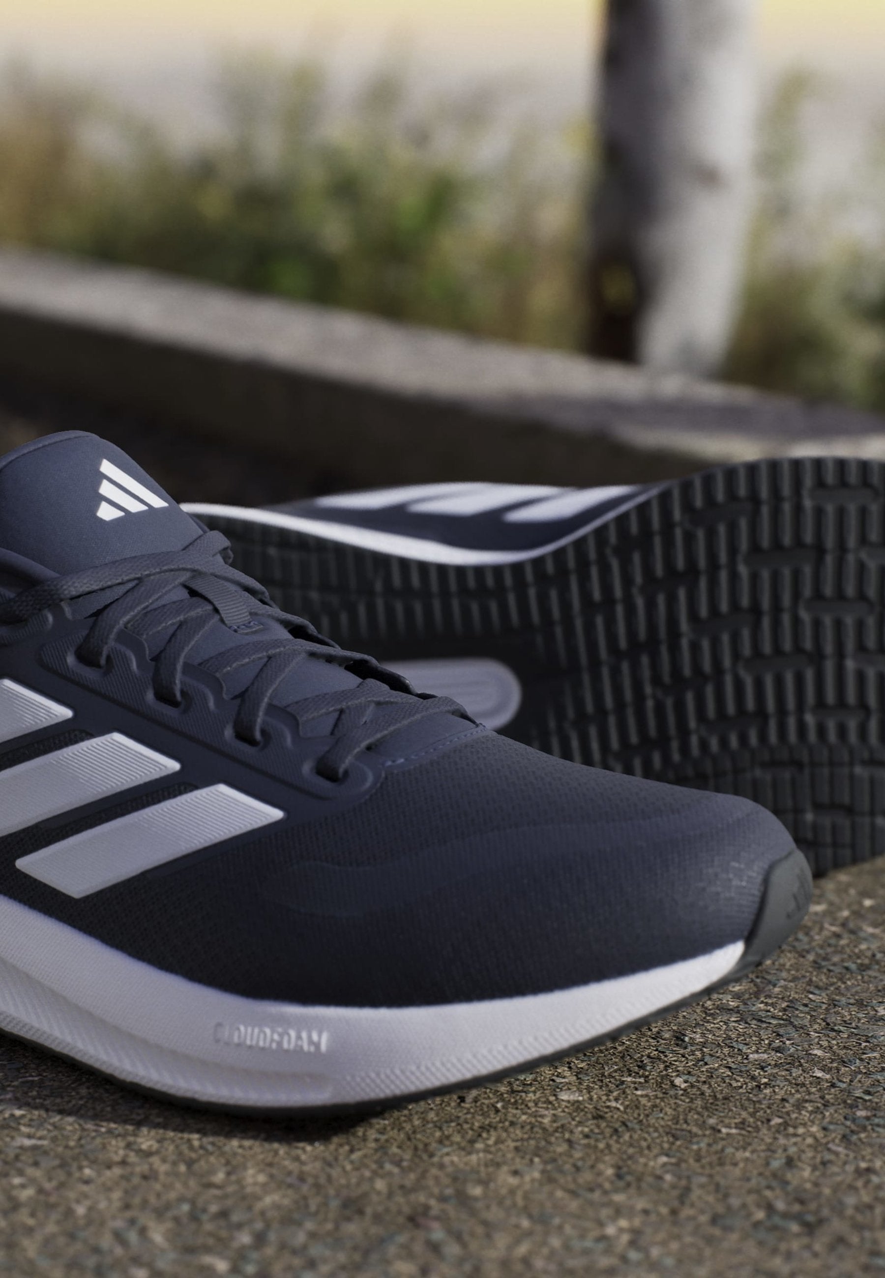 RUNFALCON 5 - Road running shoes - legend ink/footwear white/core black