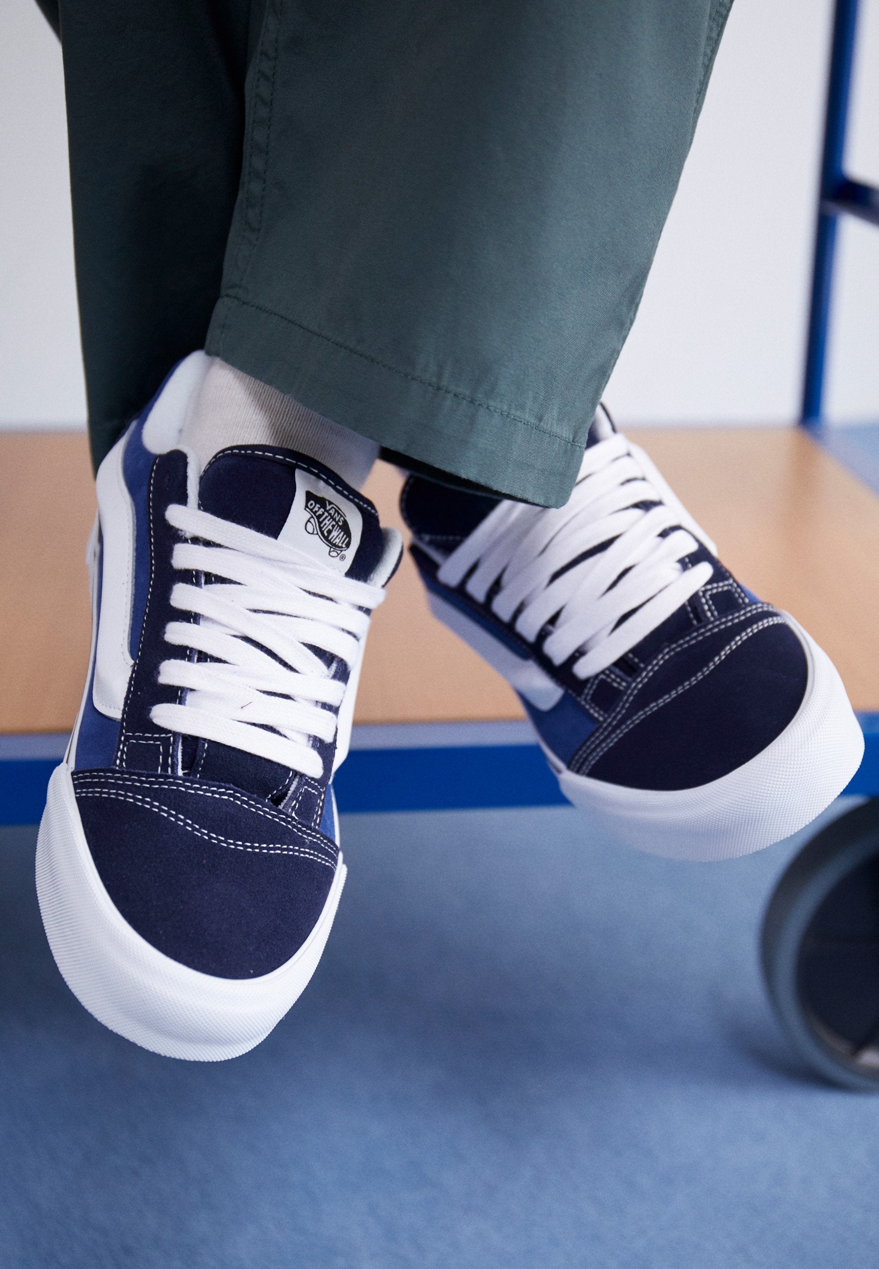 KNU SKOOL UNISEX - Skate shoes - navy/true white