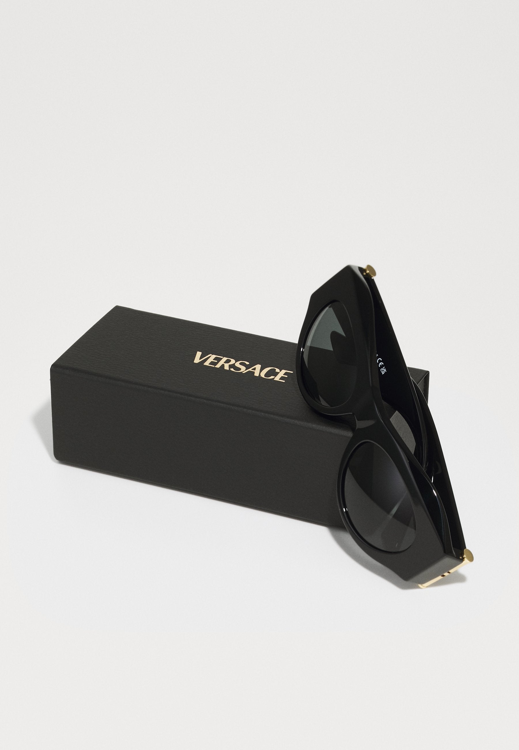 Sunglasses - black