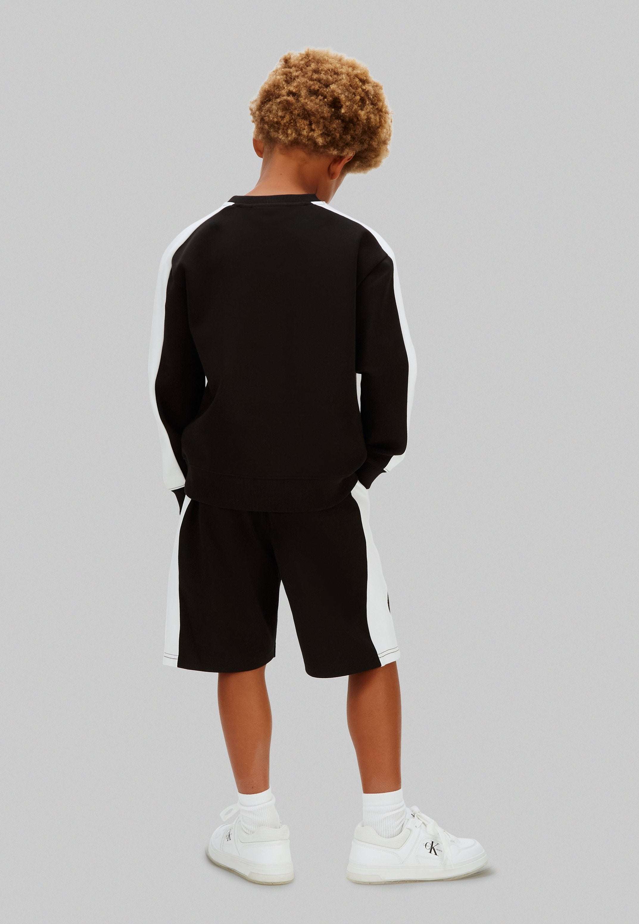 COLORBLOCK RELAXED - Şort - siyah