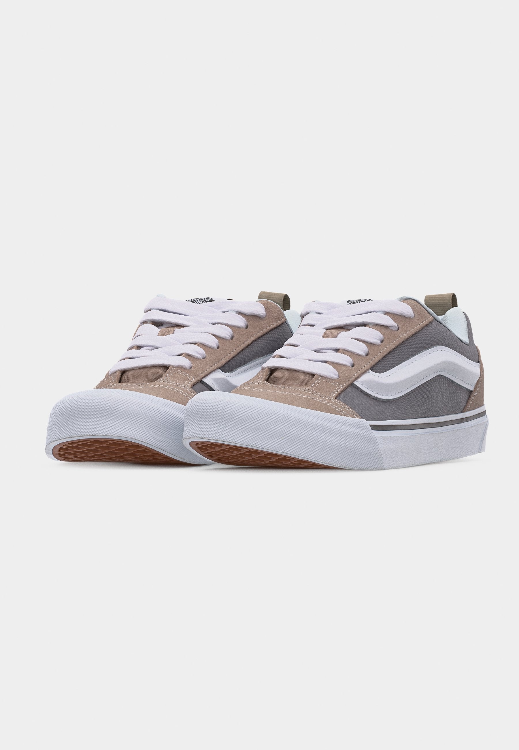 KNU SKOOL UNISEX - Skate shoes - frost gray
