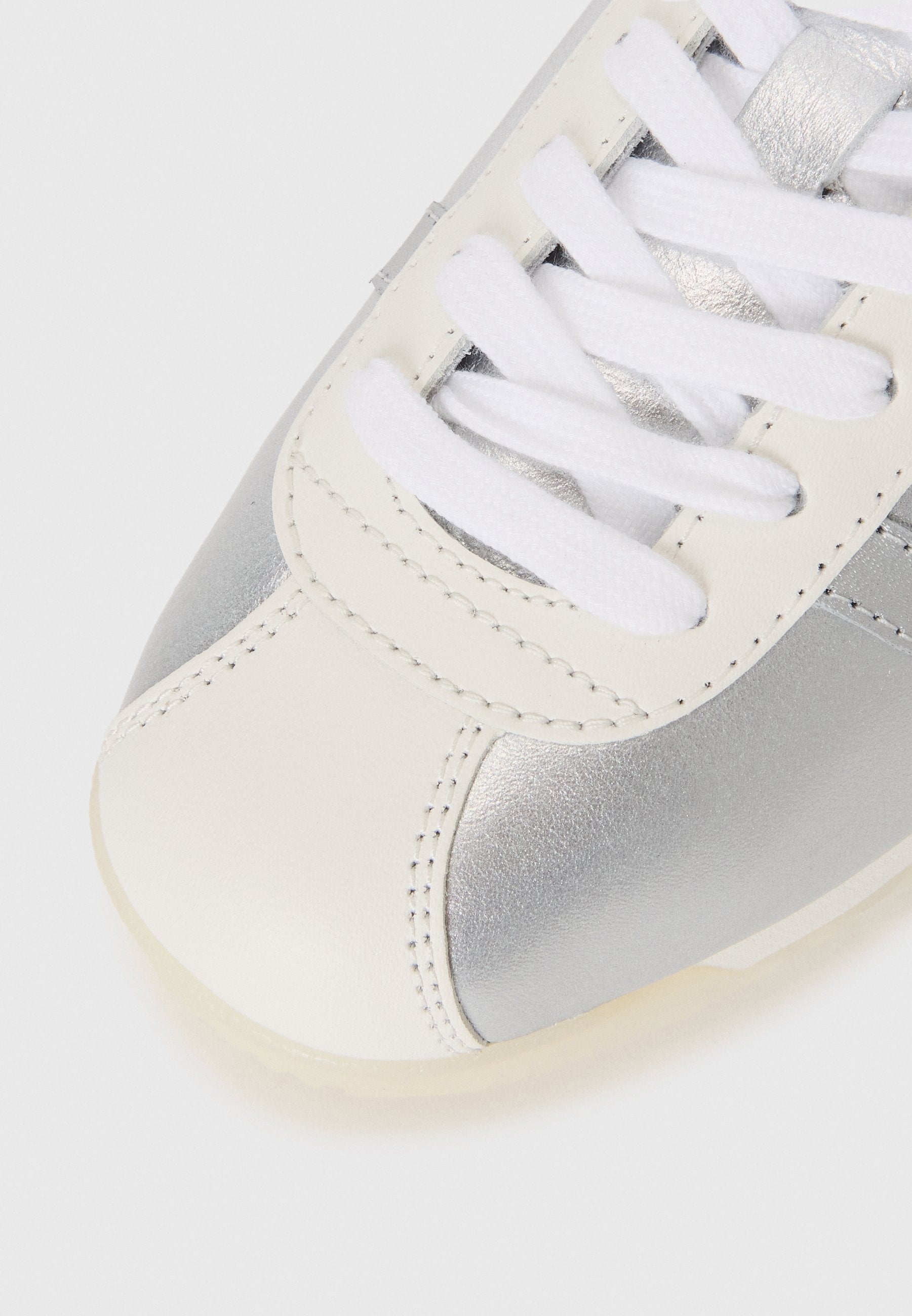 CLUB LOW - Trainers - white/silver-coloured