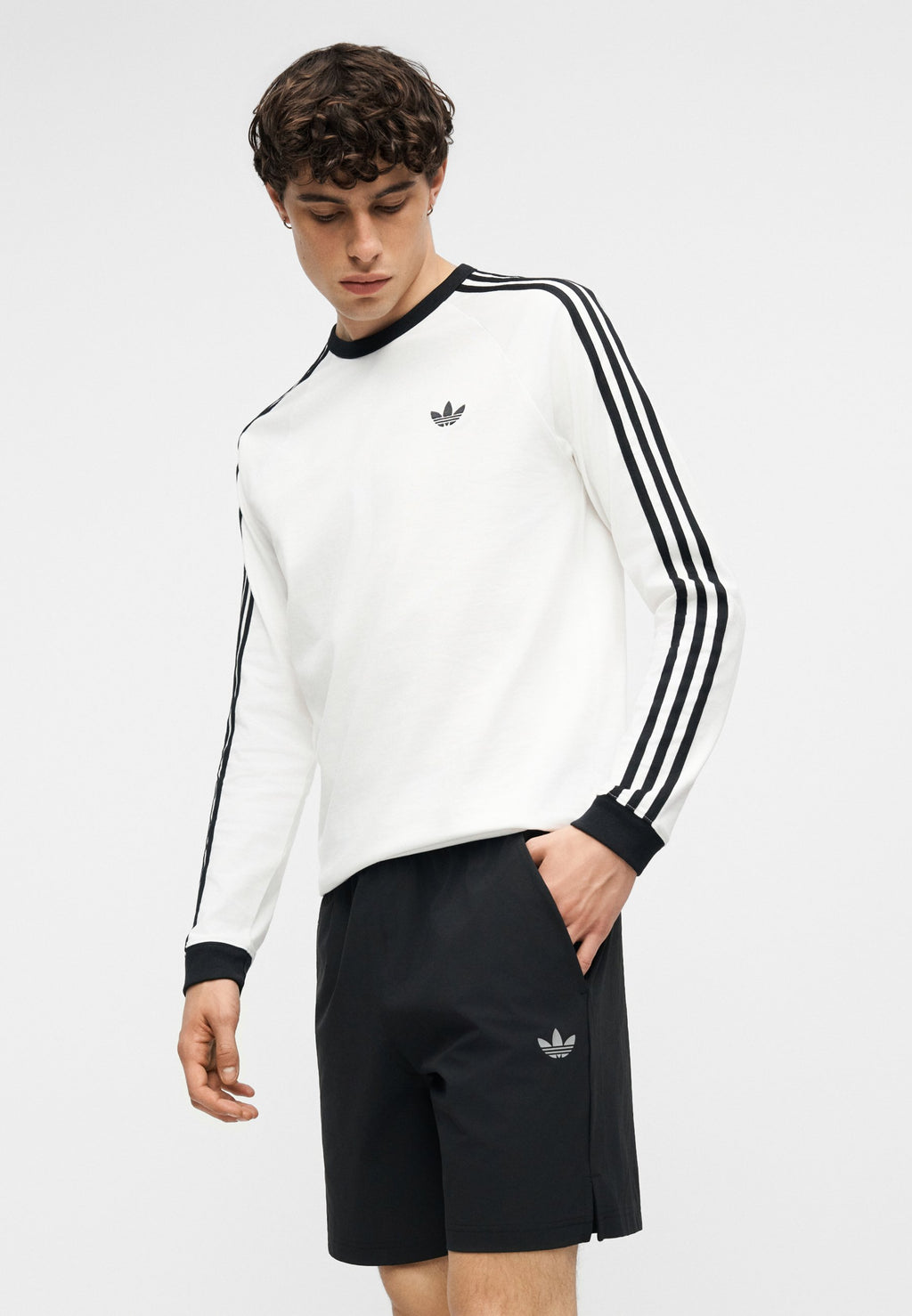 TECH ESS WV SHO - Tracksuit bottoms - black