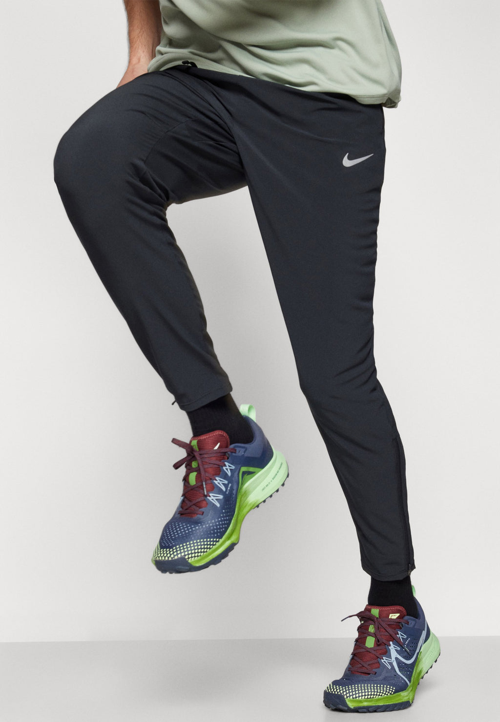 Tracksuit bottoms - black/reflective silver