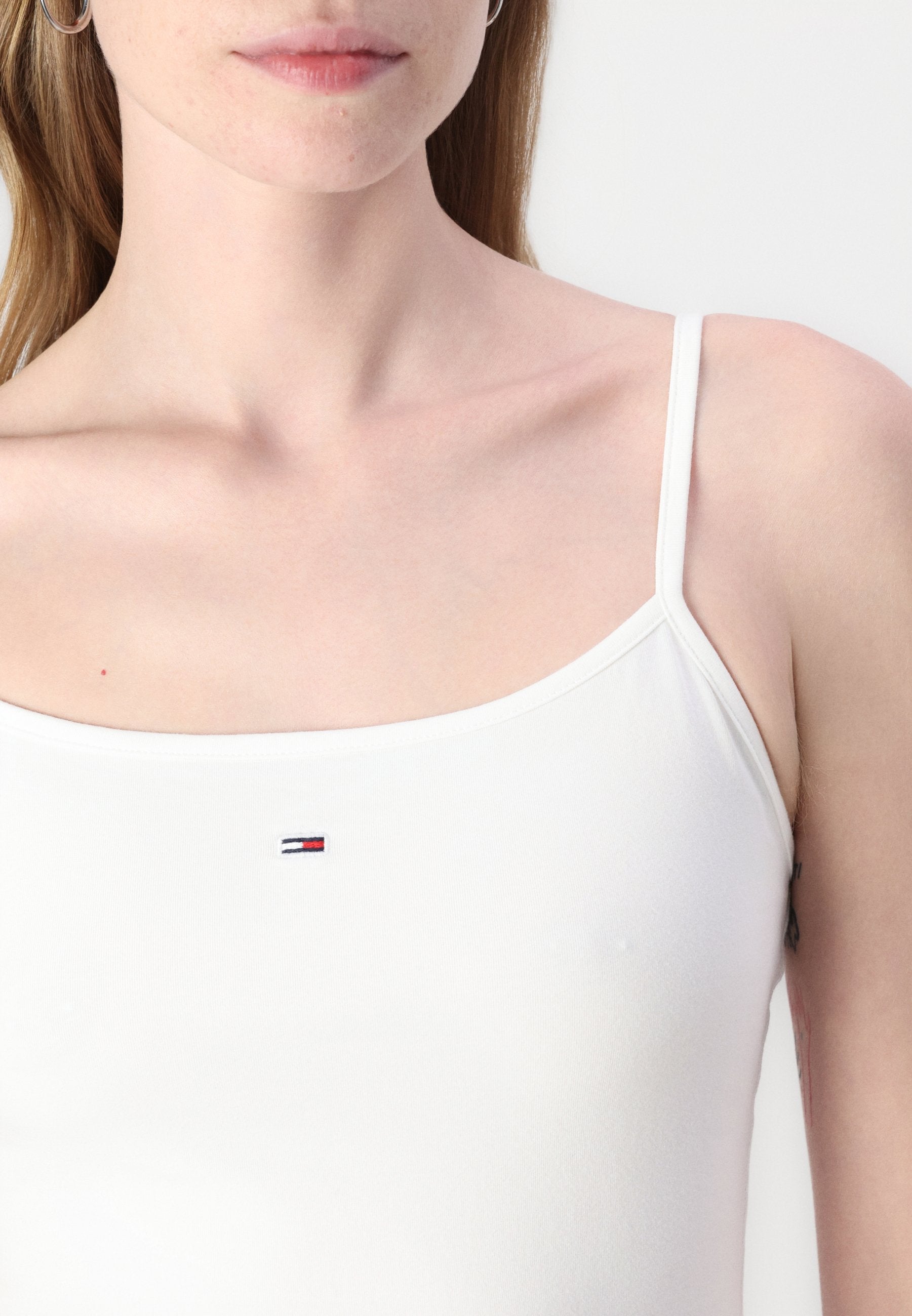 FLAG EMBROIDERY SLIM SPAGHETTI STRAP TOP - Top - ecru