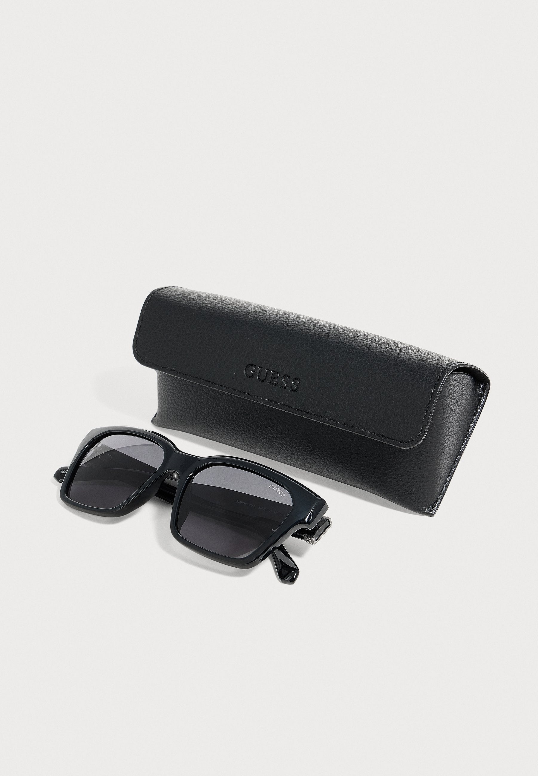 Sunglasses - black